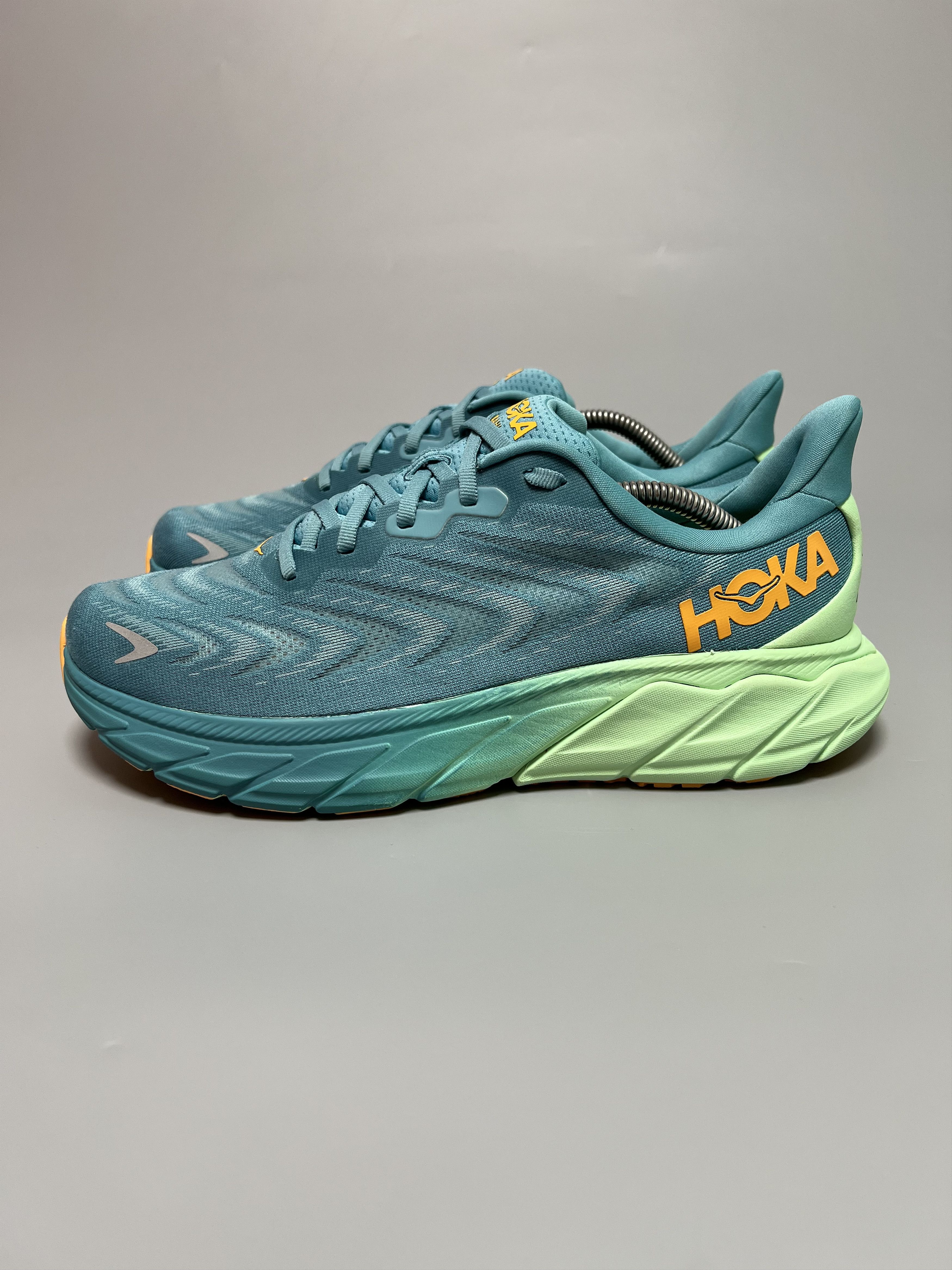 Hoka 9.5D Hoka One One Arahi 6 Running Shoes Walking Gym Size US 9.5 / EU 42-43 - 2 Thumbnail
