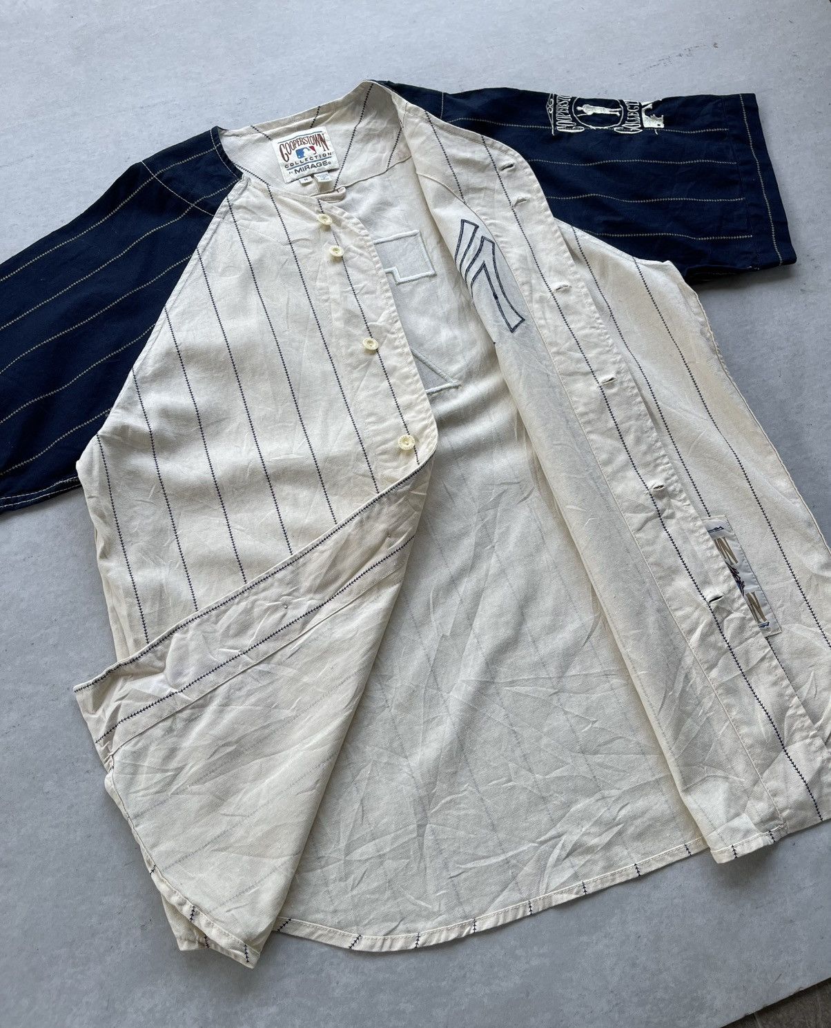 Cooperstown Collection 🔥Vintage 90's Mirage New York Yankees Baseball Shirt Size US M / EU 48-50 / 2 - 9 Thumbnail