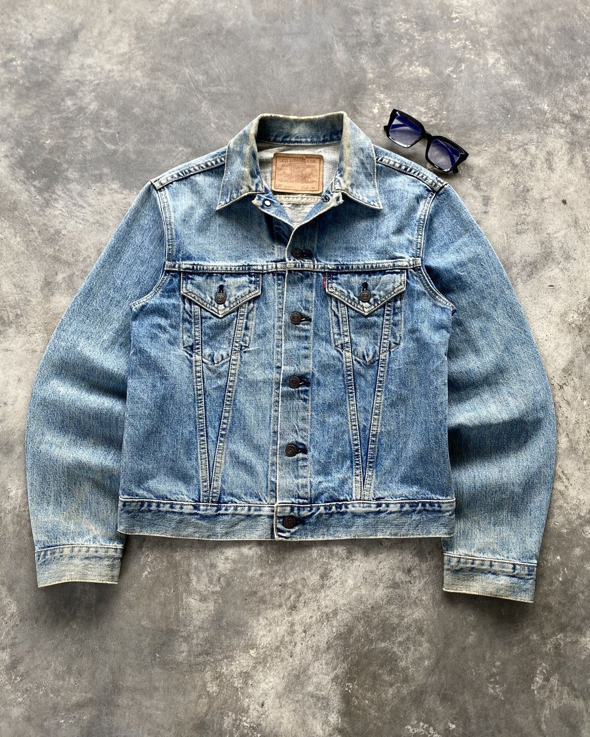 Levi’s 90s 557 3rd replica denim jacket Vintage 90s Levi's 557 3rd Denim Jacket in Dark-Blue Size:36 [VG