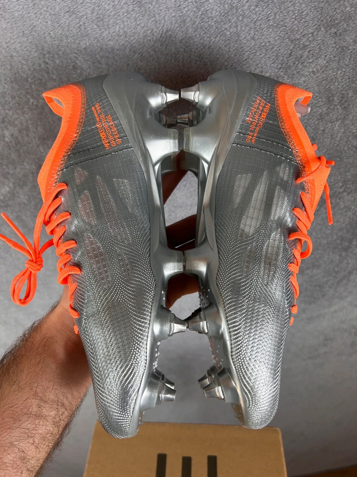 Puma Puma Ultra 1.4 MxSG football boots silver Size US 8 / EU 41 - 8 Thumbnail