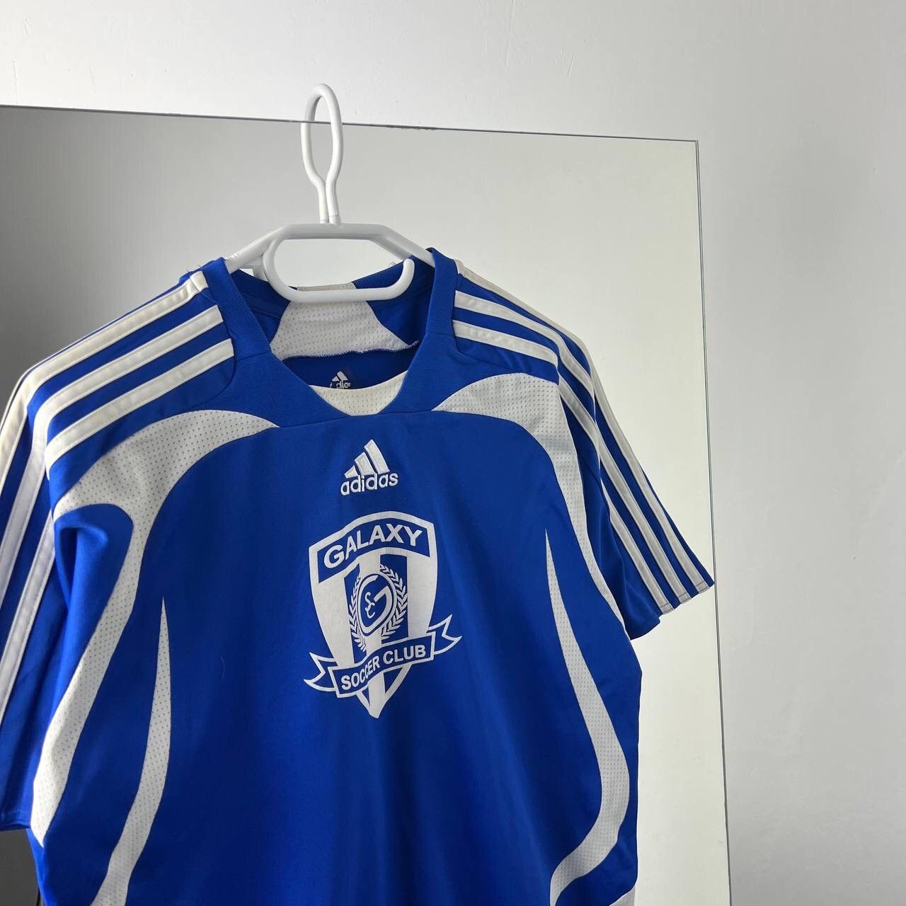 Adidas Vintage T-shirt Jersey Gelaxy Soccer Club Adidas Centre Logo Size US S / EU 44-46 / 1 - 3 Thumbnail