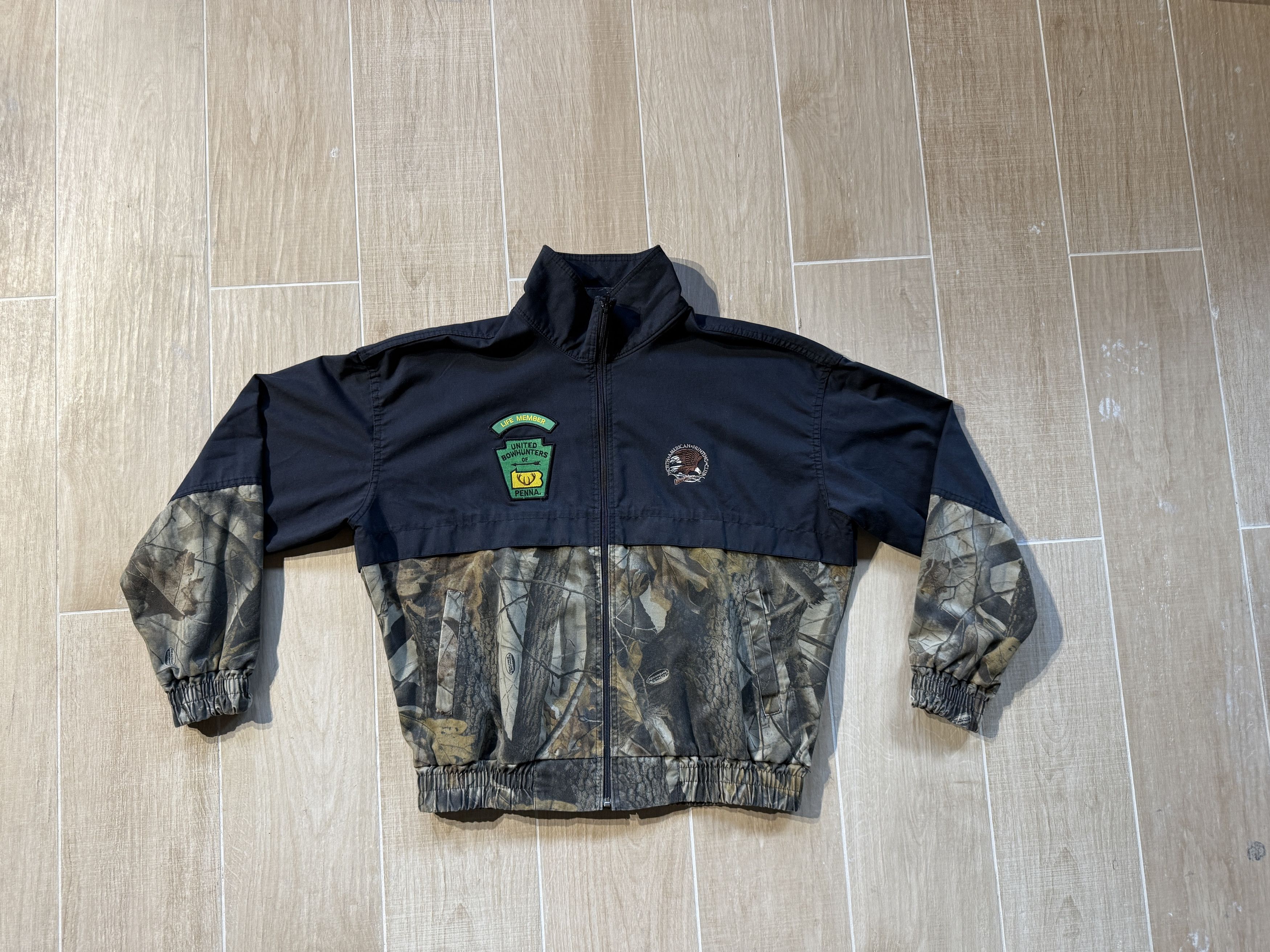 Vintage Men's XL Hunting Camo Jacket w/ Patches Size US XL / EU 56 / 4 - 6 Thumbnail