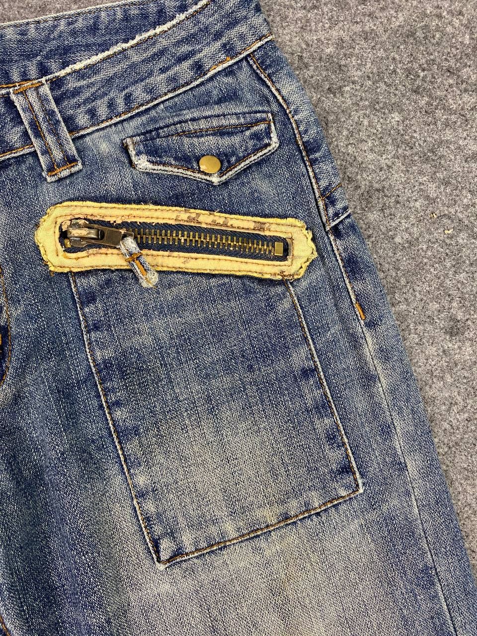 Japanese Brand realmind japanese brands bootcut distressed denim Size US 34 / EU 50 - 13 Thumbnail
