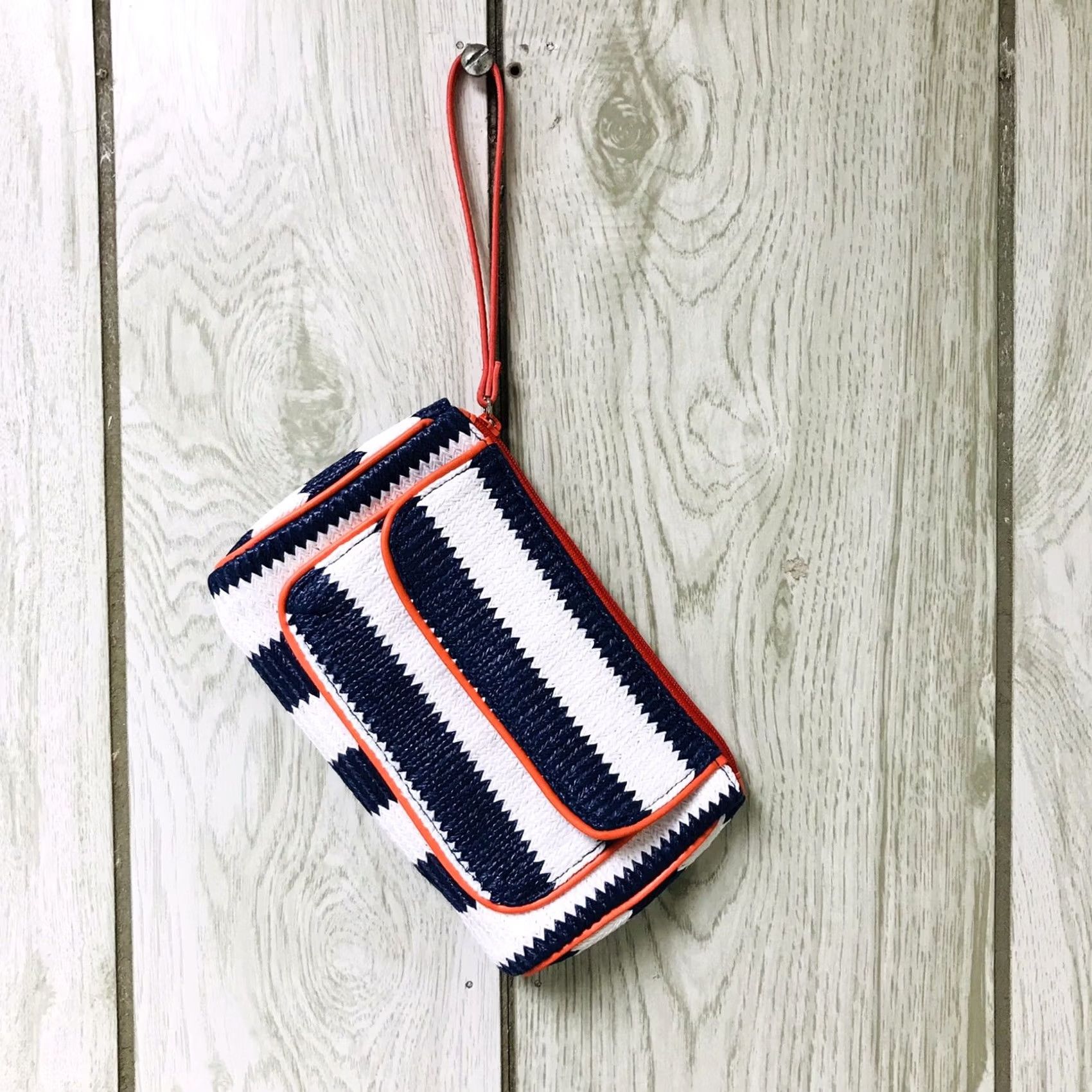 Vera Bradley Vera Bradley Straw Woven Zig Zag Zip Wristlet Wallet Clutch Size ONE SIZE - 2 Thumbnail
