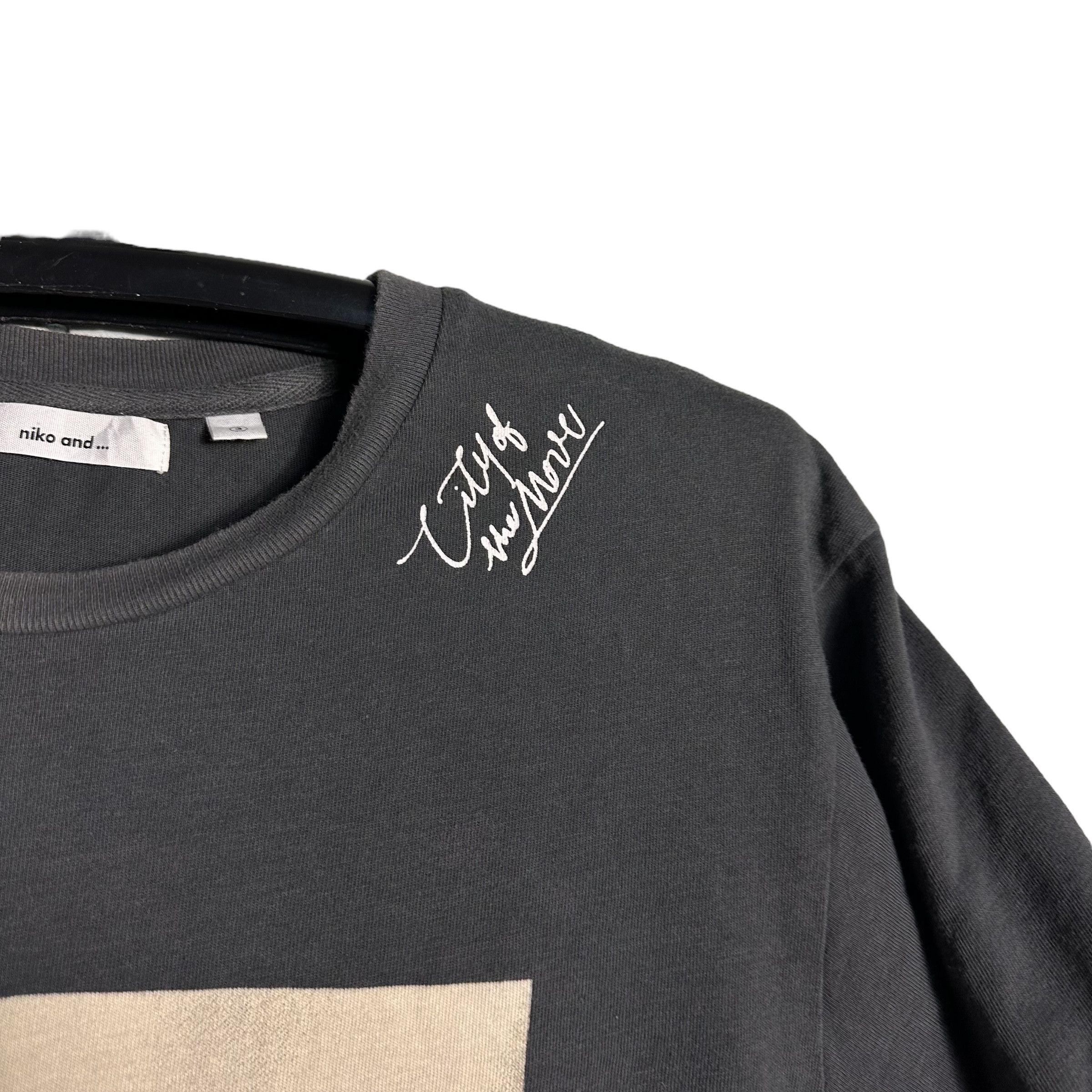 Japanese Brand 🔥RARE🔥Niko and ... Japanese Brand Music Concert T-shirt Size US L / EU 52-54 / 3 - 4 Thumbnail