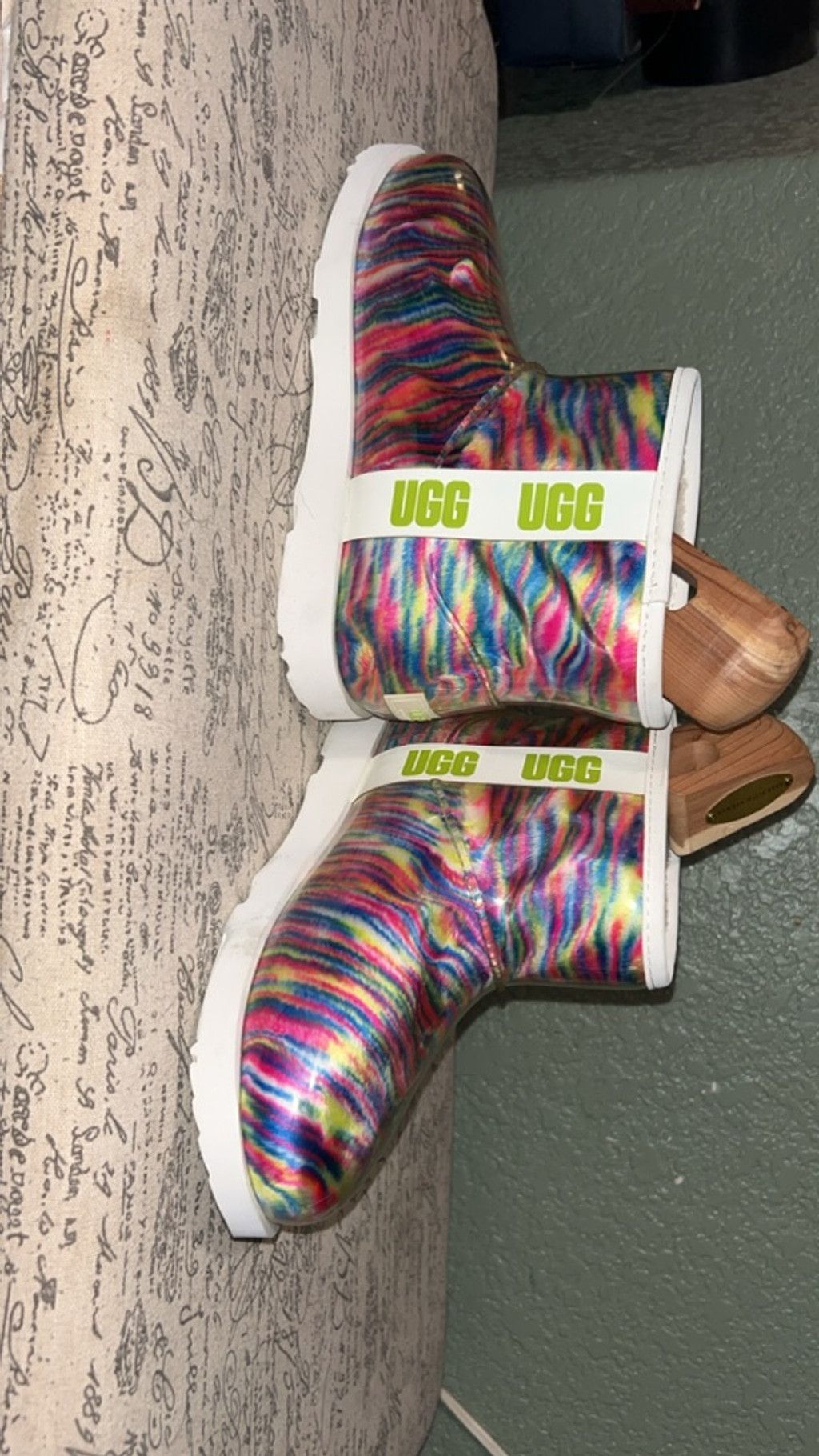 Ugg Women's UGG Winter & Rain Boots Size 5 Multicolor White Size US 5 / IT 35 - 3 Thumbnail
