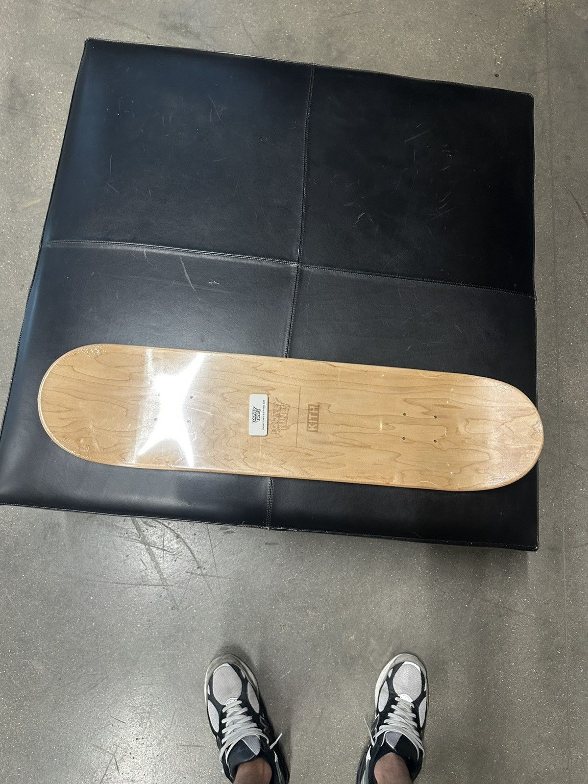 Kith Kith x Looney Tunes Jumping Out Skate Deck Size ONE SIZE - 3 Thumbnail