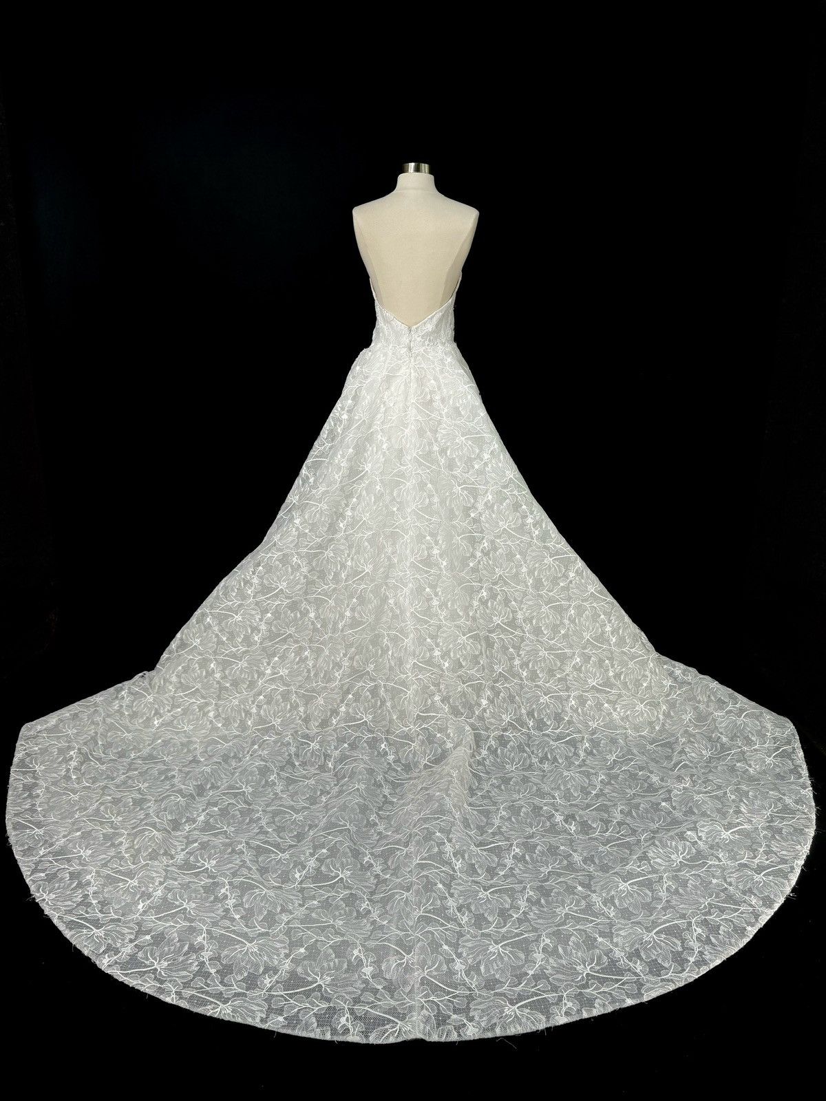 Other Preloved US 2 Embroidery Lace Anna Augusta Bridal Gown Size XS / US 0-2 / IT 36-38 - 7 Thumbnail