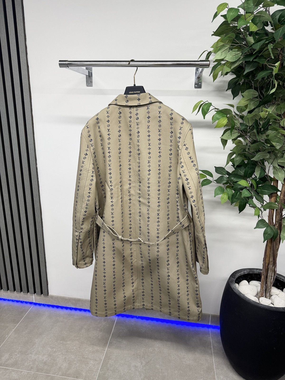 Louis Vuitton Louis Vuitton x Nigo 1A9GBI Monogram Belted Jacket RRP £3100 Size US M / EU 48-50 / 2 - 2 Thumbnail