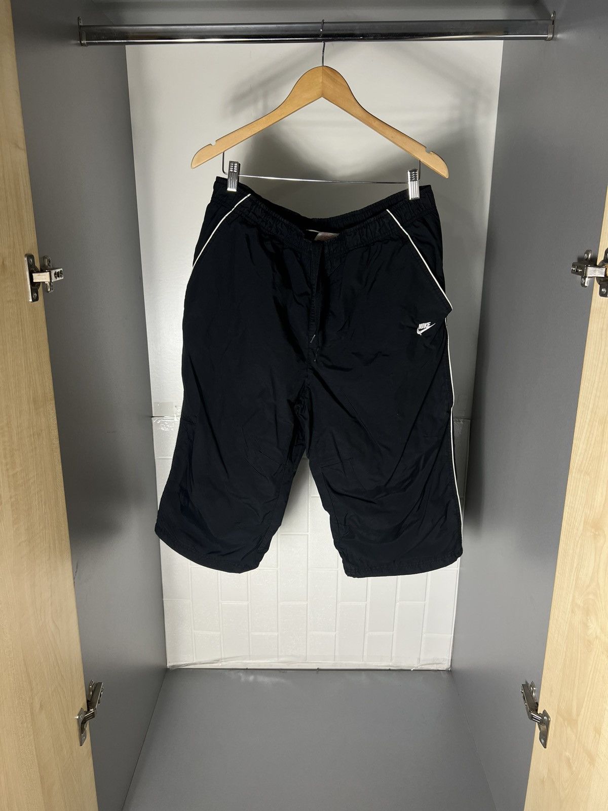 Nike VINTAGE NIKE NYLON RETRO SHORTS DRILL SWOOSH USA Y2K 90s SK8 Size US 36 / EU 52 - 1 Thumbnail
