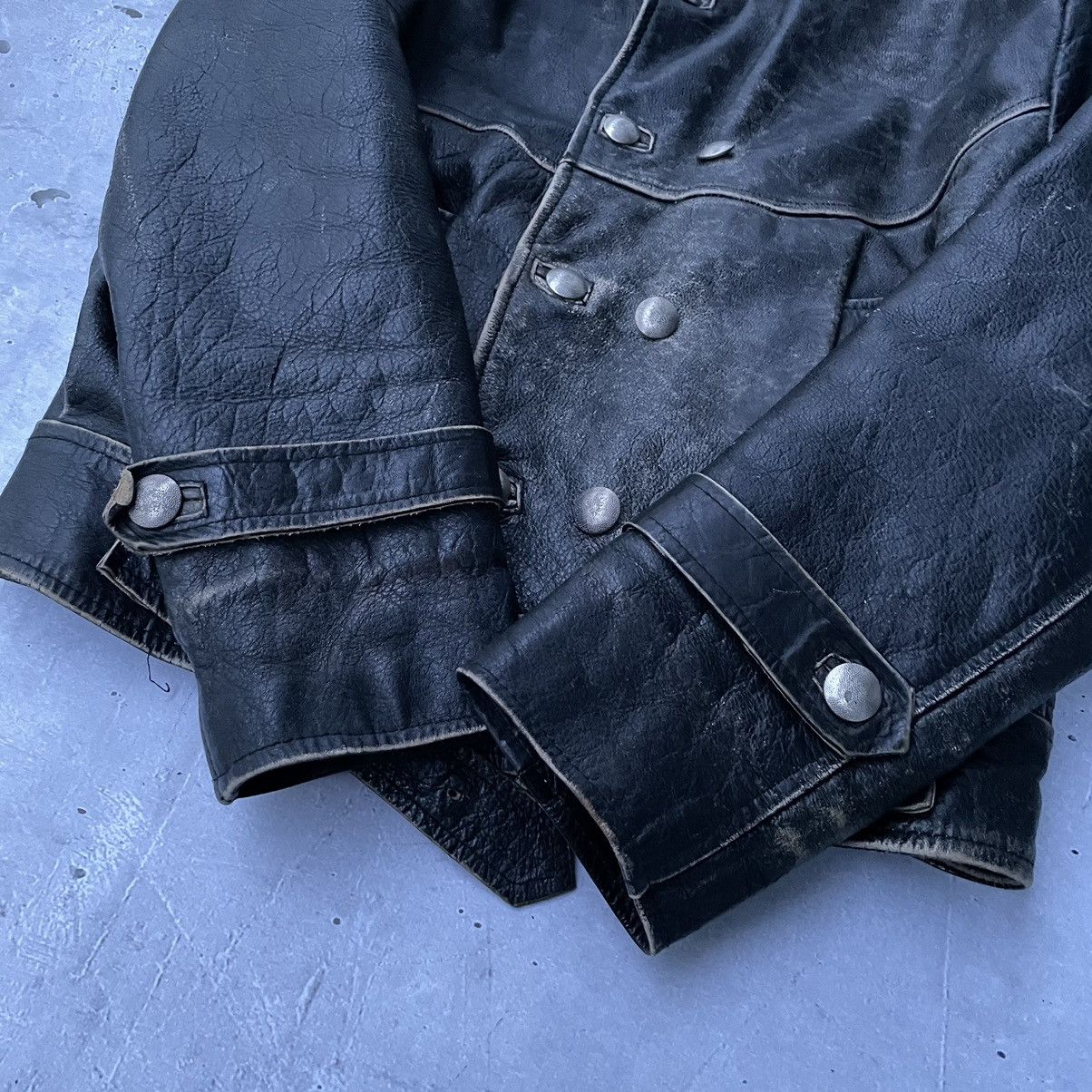 Vintage 🔥very rare🔥80s j-31 vintage leather jacket with iron buttons Size US L / EU 52-54 / 3 - 12 Thumbnail