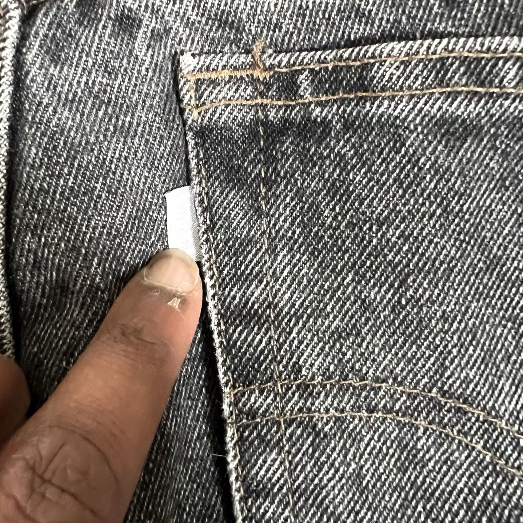 Denime VINTAGE Levis Silvertab Jeans Mens 30 X 26 Black Denim Made in USA Button Fly Jeans Mens 30 Black 1990s Size 30" / US 8 / IT 44 - 3 Thumbnail