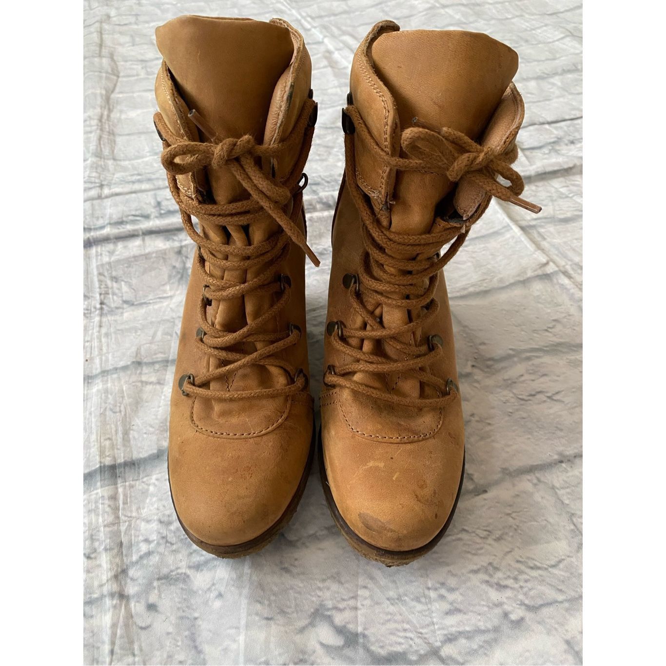 Steve Madden Steve Madden women 8 leather wedge tie up ankle bootie tan Size US 8 / IT 38 - 3 Thumbnail