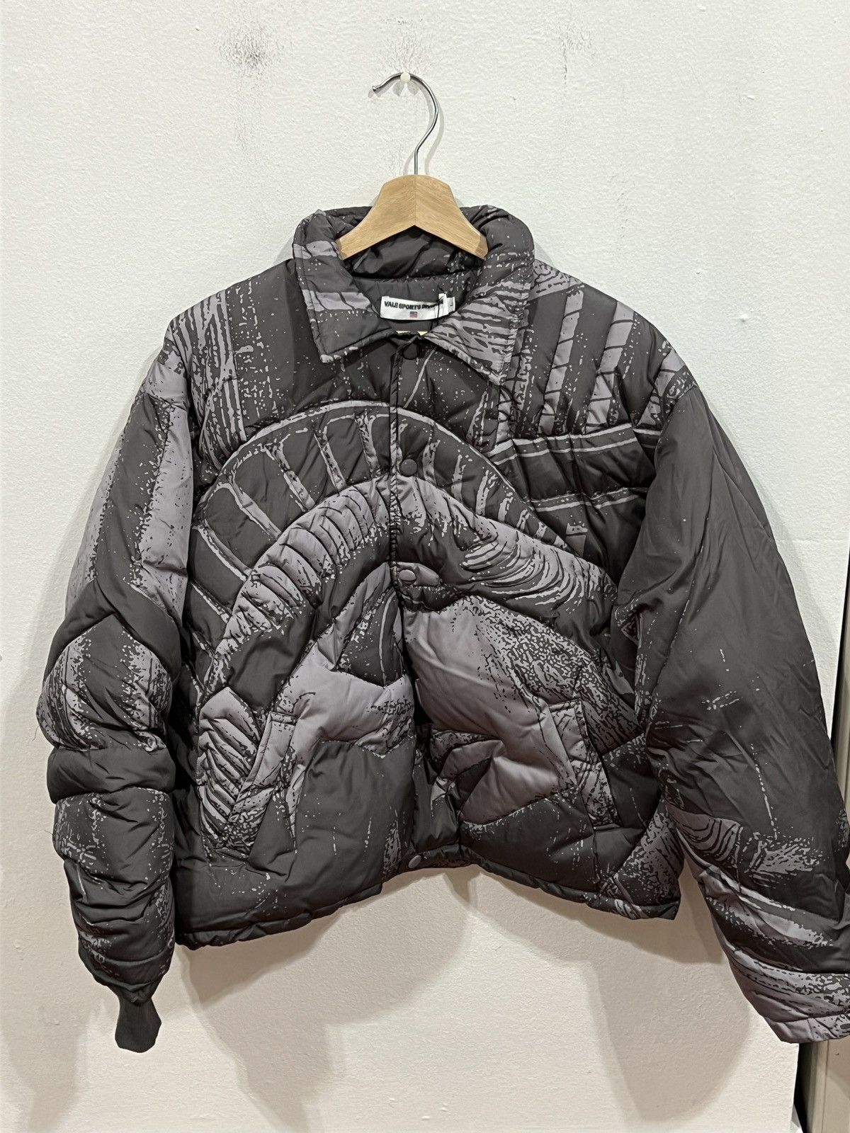 Vale Vale Forever Liberty Statue Puffer Size US L / EU 52-54 / 3 - 1 Thumbnail