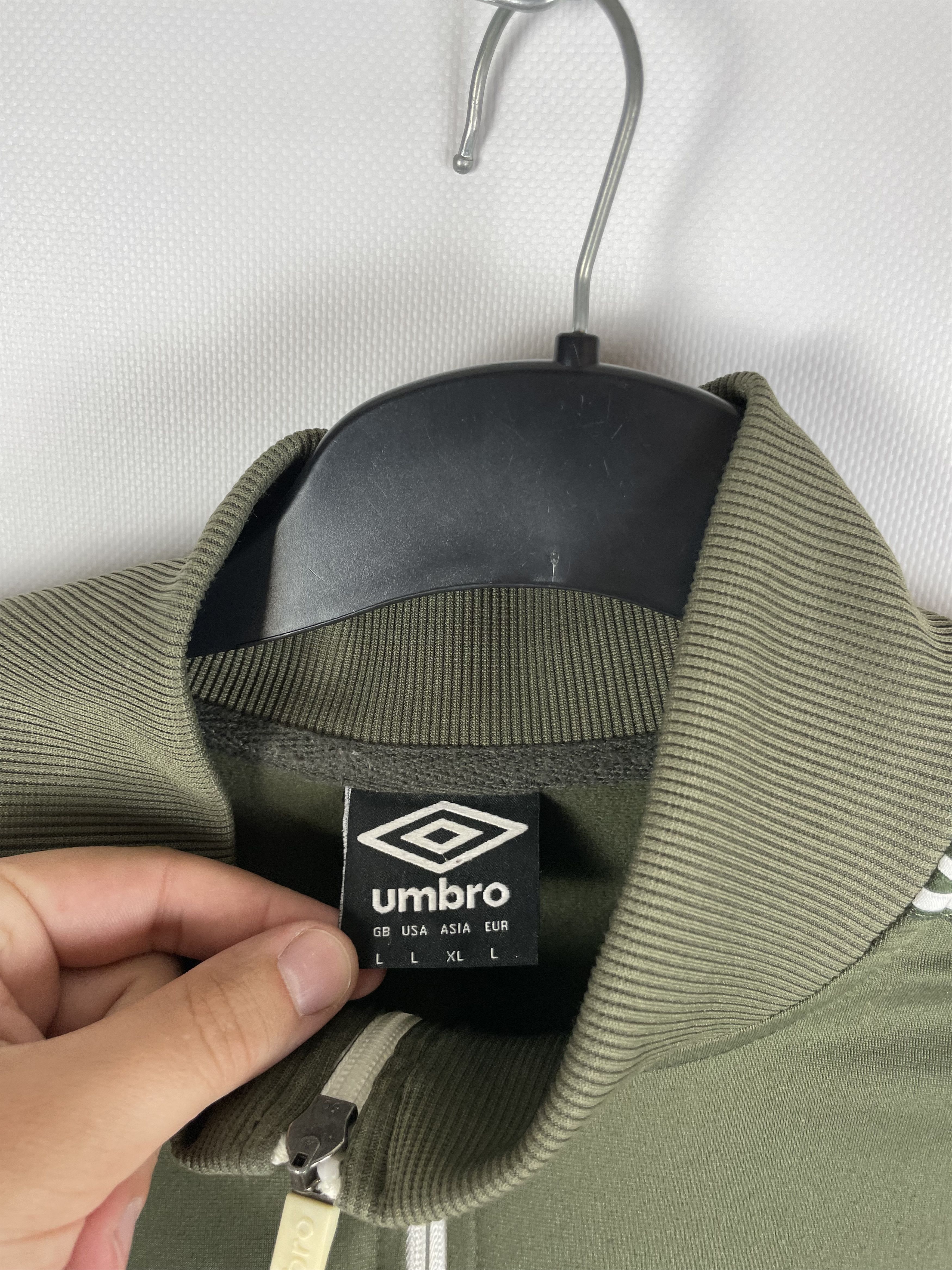 Vintage Vintage Umbro Track Jacket Size US L / EU 52-54 / 3 - 5 Thumbnail