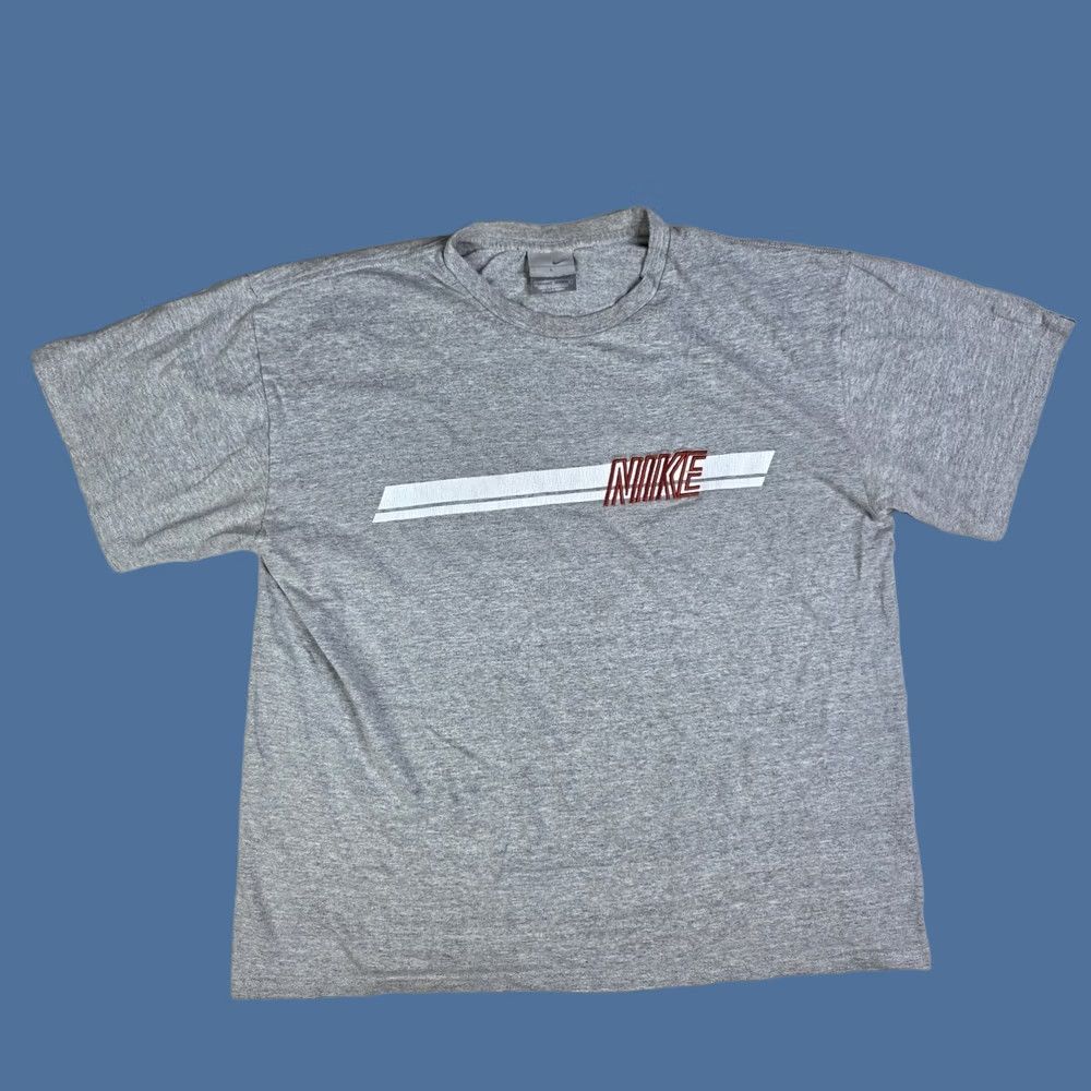 Nike VINTAGE Nike Shirt Mens Large 90s Graphic Embroidered Silver Tag Tee Size US L / EU 52-54 / 3 - 1 Thumbnail