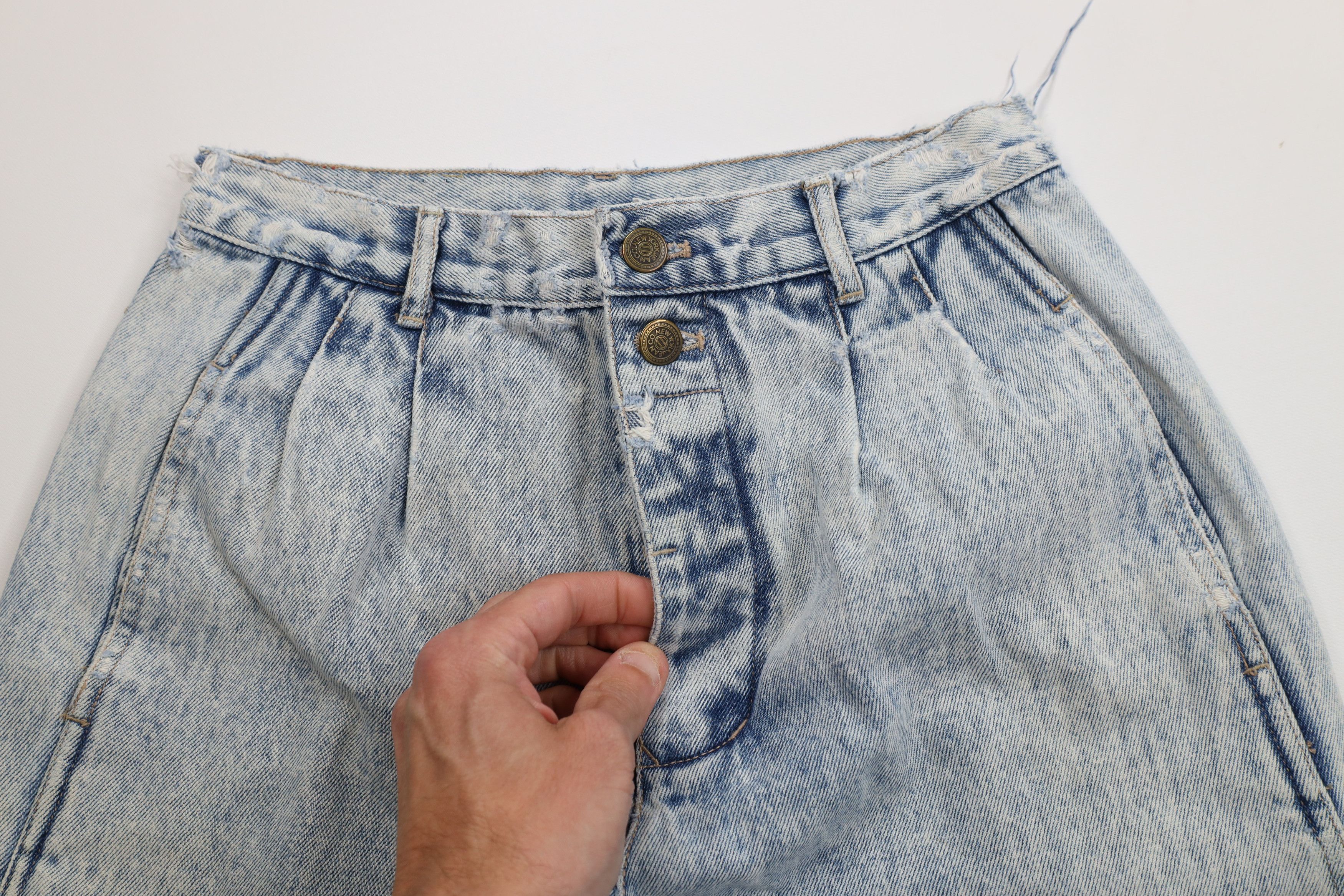 Vintage Vintage 90s Streetwear Acid Wash Pleated Tapered Jeans Size 32" / US 10 / IT 46 - 7 Thumbnail