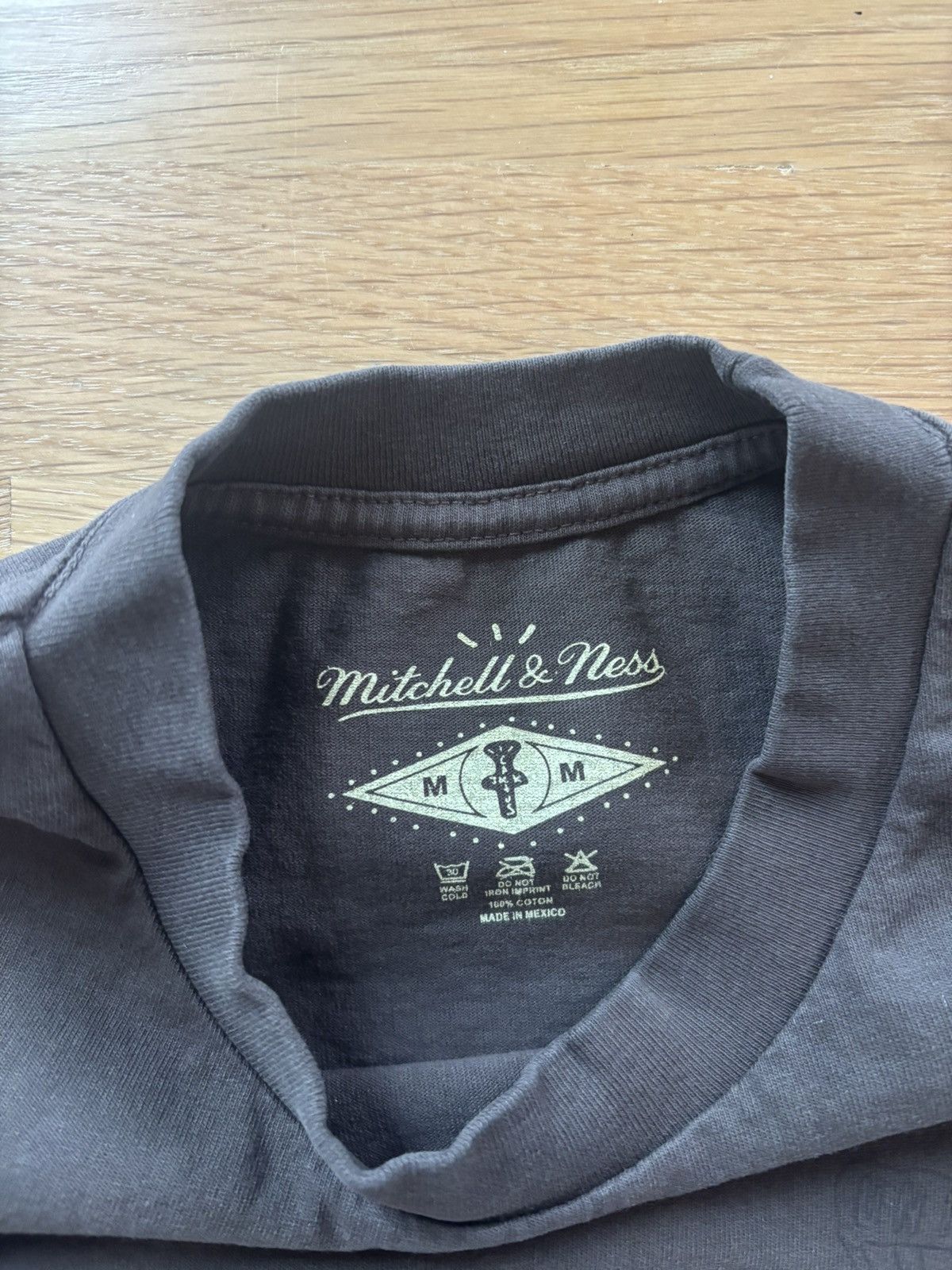 Mitchell & Ness × Travis Scott Travis Scott Michell & Ness Texas Longhorns Seal Tee Size US XL / EU 56 / 4 - 4 Thumbnail