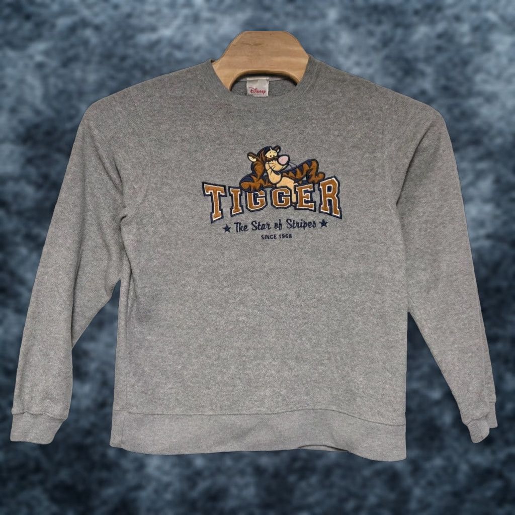 Disney Disney Sweatshirt Mens S Gray Fleece Embroidered Logo Star of Stripes Pooh 90s Vintage Tigger Costume Cartoon Size US S / EU 44-46 / 1 - 1 Thumbnail