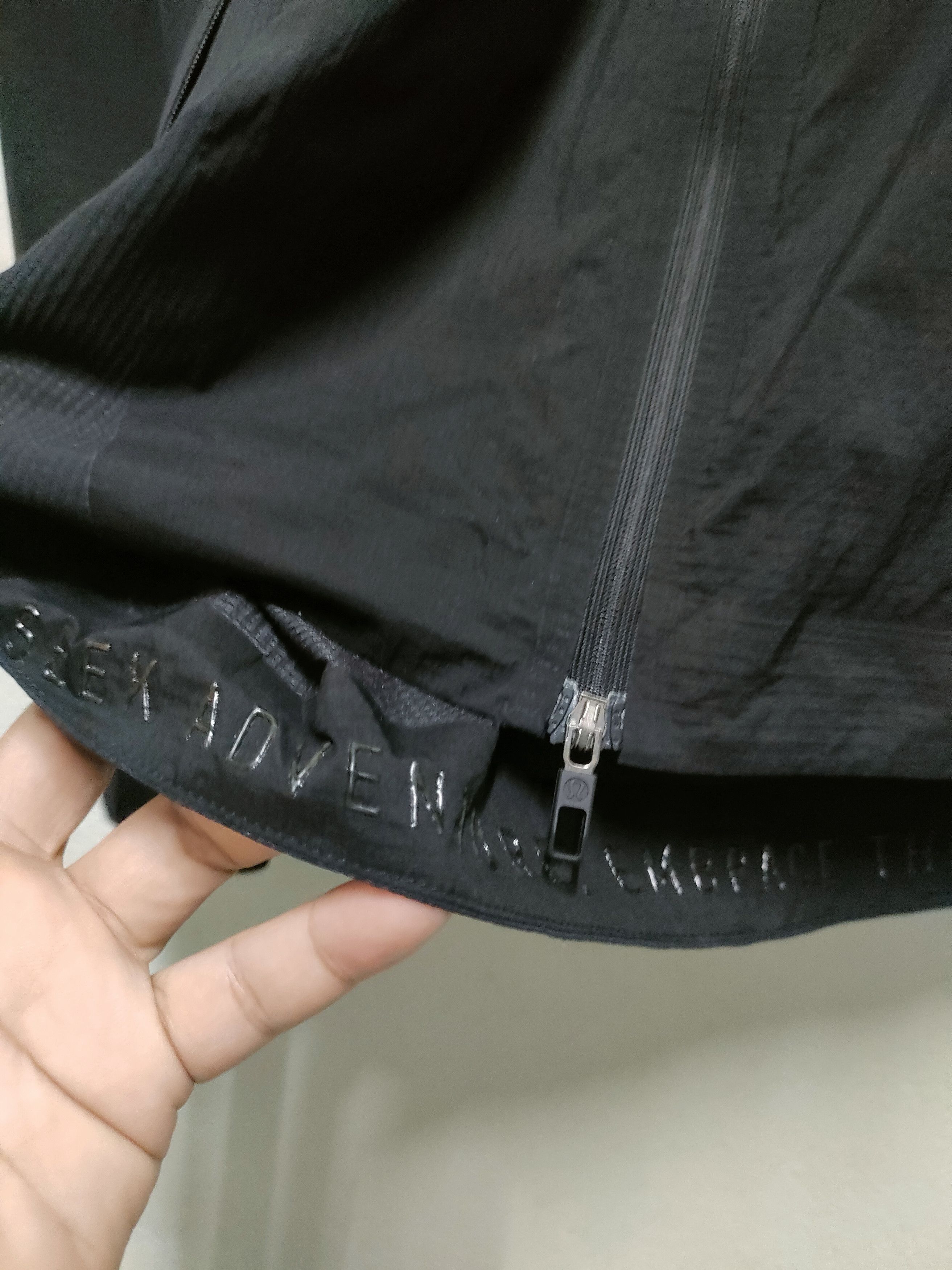 Lululemon Lululemon Designer In Vancouver Winbreaker Size US S / EU 44-46 / 1 - 6 Thumbnail