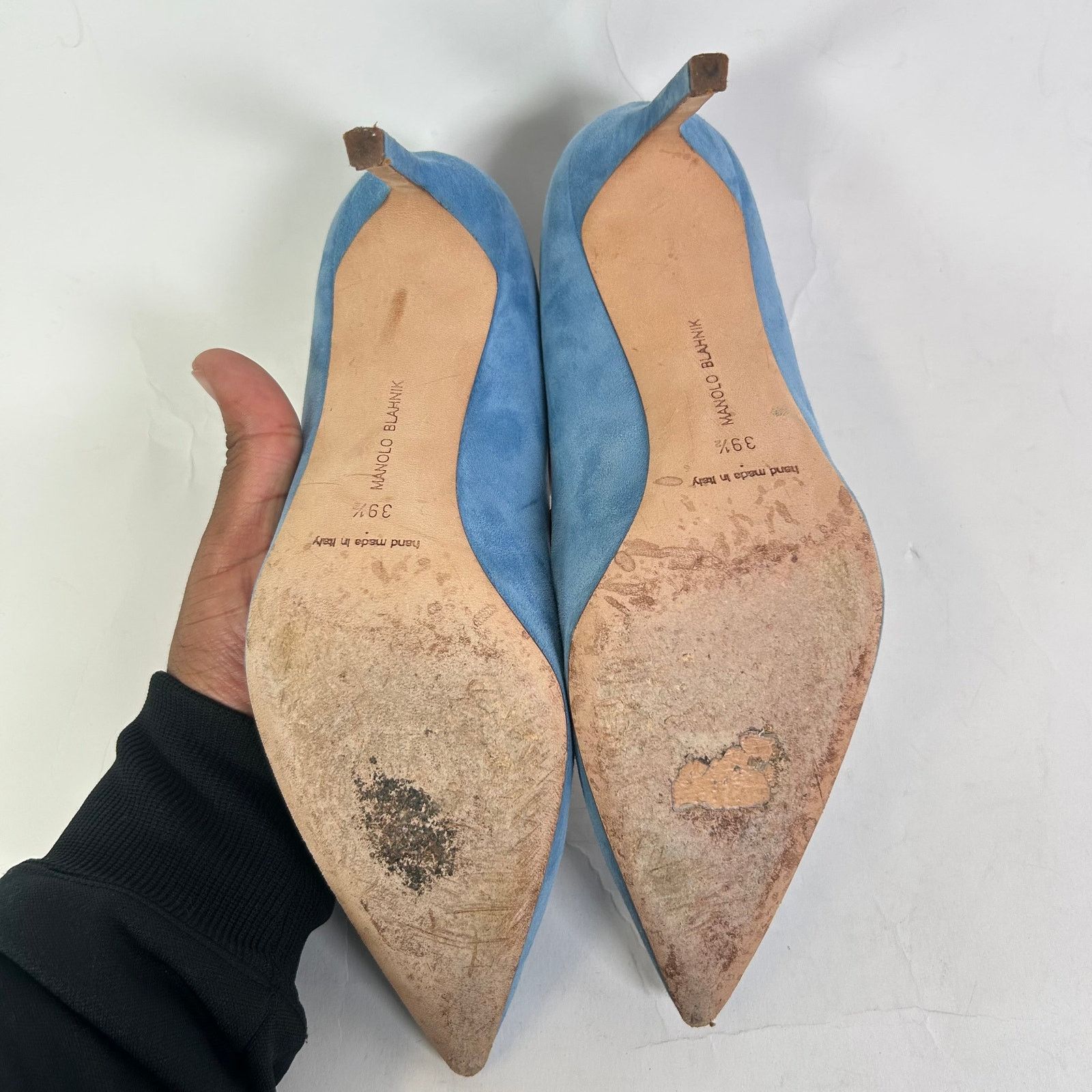 Manolo Blahnik Blue Suede Pointy Toe Pumps Size 39.5