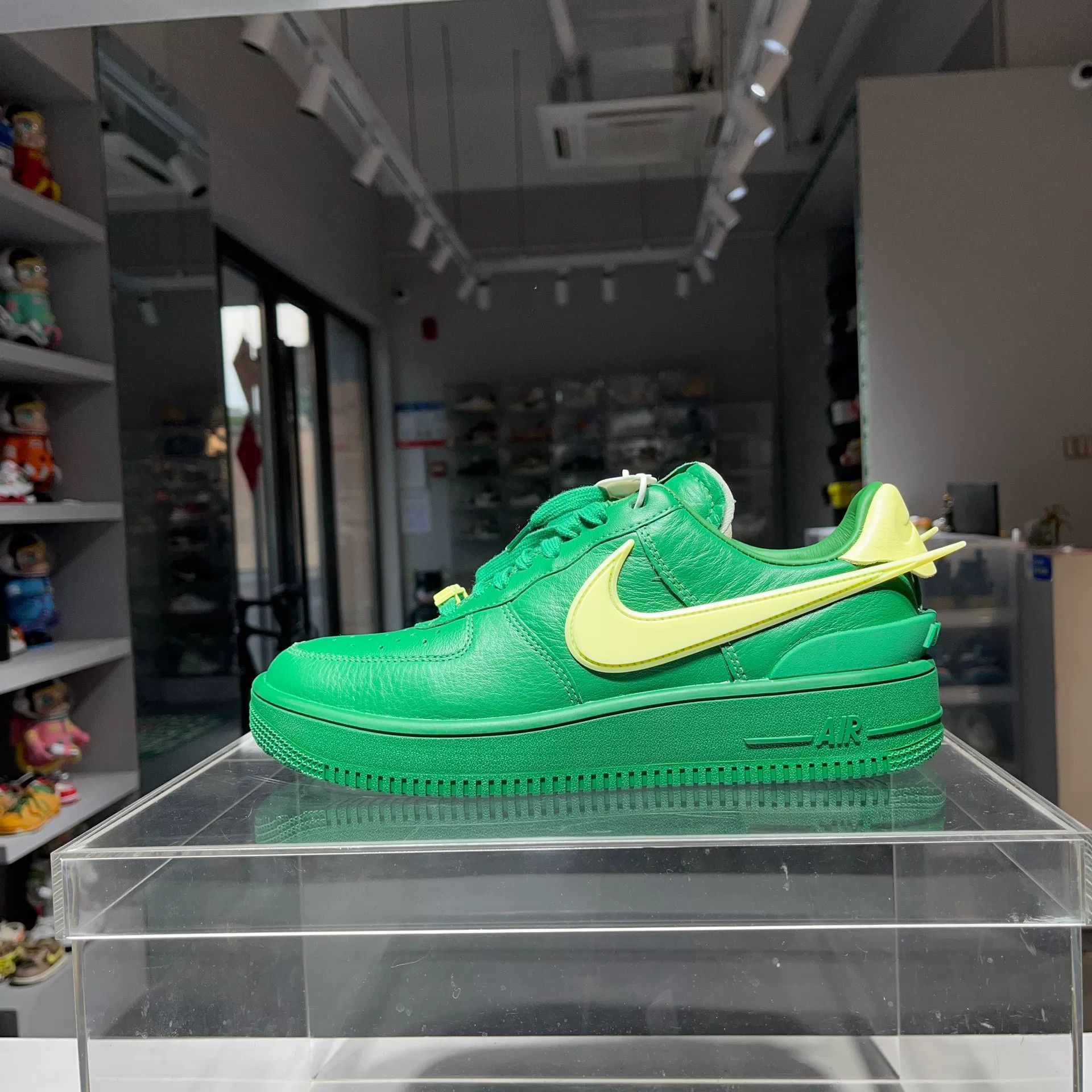 Ambush Design Ambush Design Green Lowtop Sneakers 9 Men Size US 9 / EU 42 - 1 Thumbnail