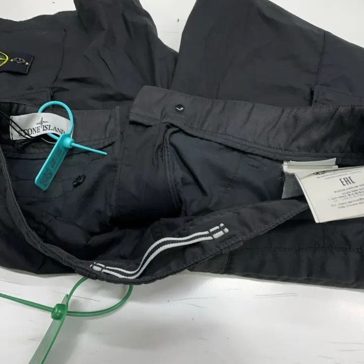 Stone Island Stone Island Black Cargo Bermuda Shorts for Men -2506 Size US 29 - 6 Thumbnail