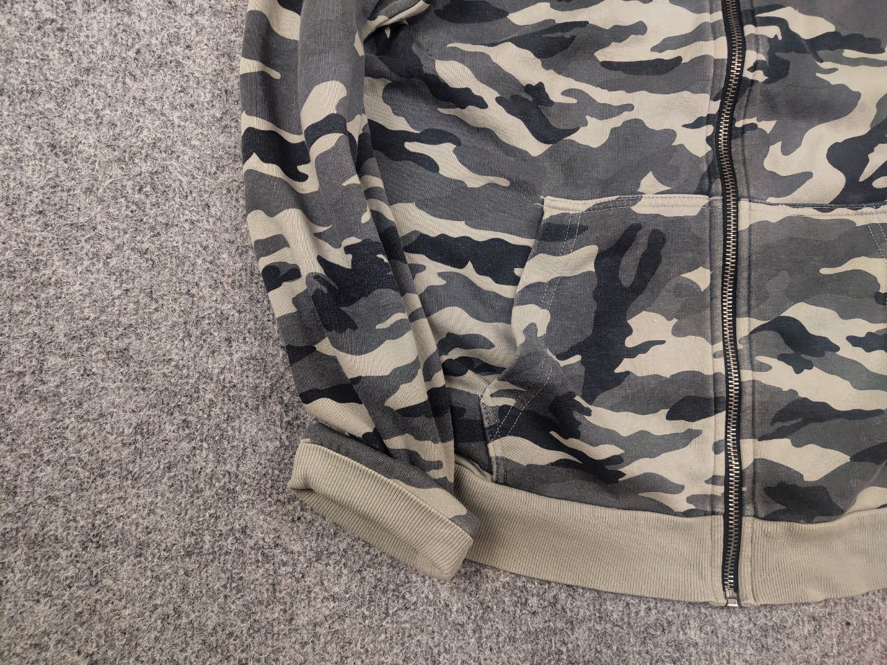 If Six Was Nine Vintage Japan if six was nine Bondage Fur Zip Hoodie Y2K Size US S / EU 44-46 / 1 - 6 Thumbnail