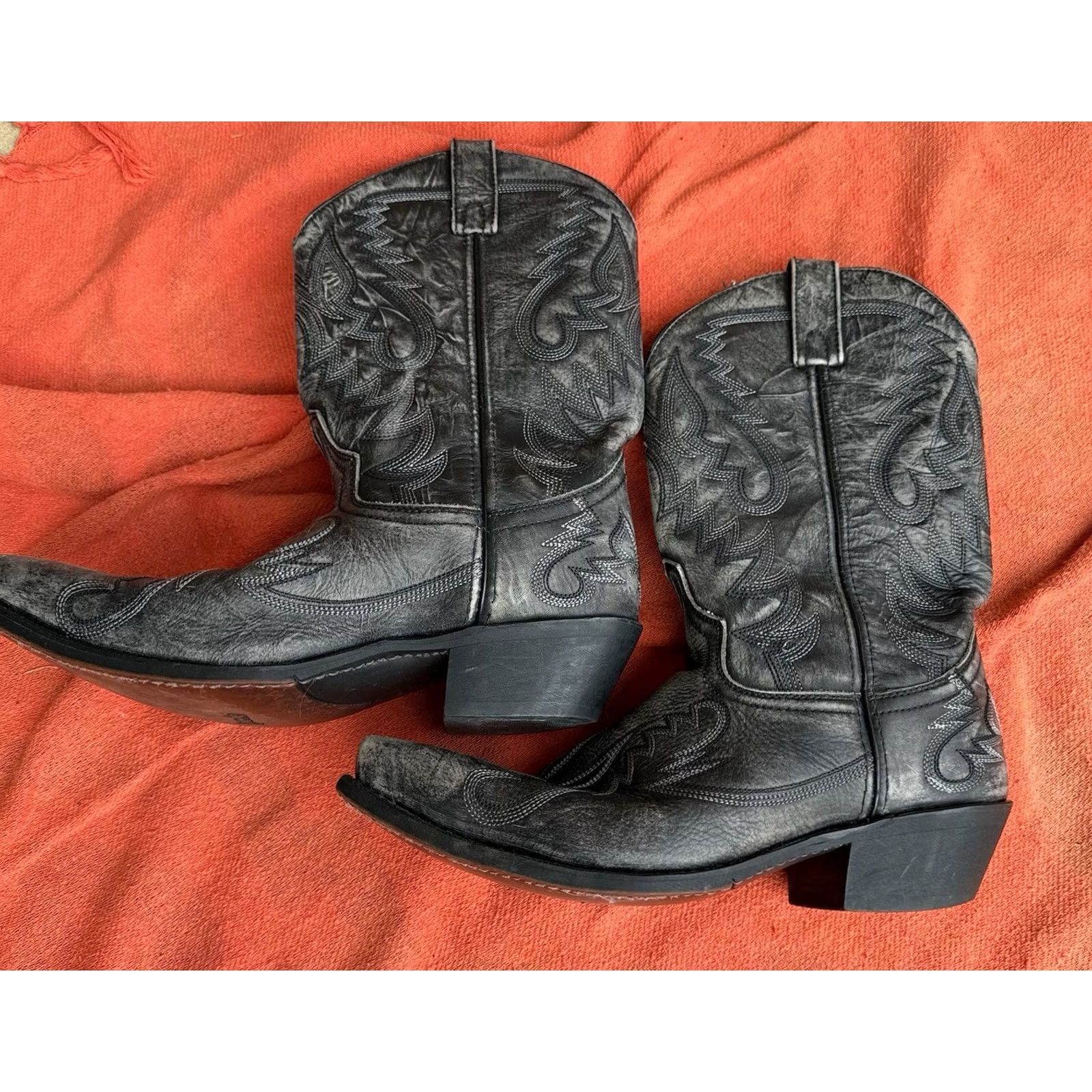 Vintage Laredo Black Distressed Leather Cowboy Boots Men’s 9.5 D Western Pointed Toe Boots Size US 10 / EU 43 - 2 Thumbnail