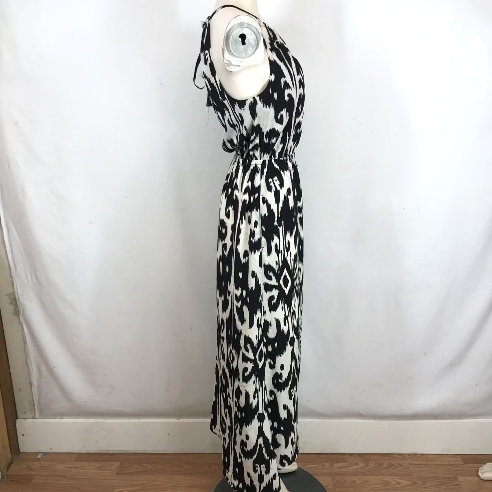 Athleta ATHLETA Dress Womens S/M BLACK & WHITE SPAGHETTI STRAP GATHERED WAIST Size S / US 4 / IT 40 - 4 Thumbnail