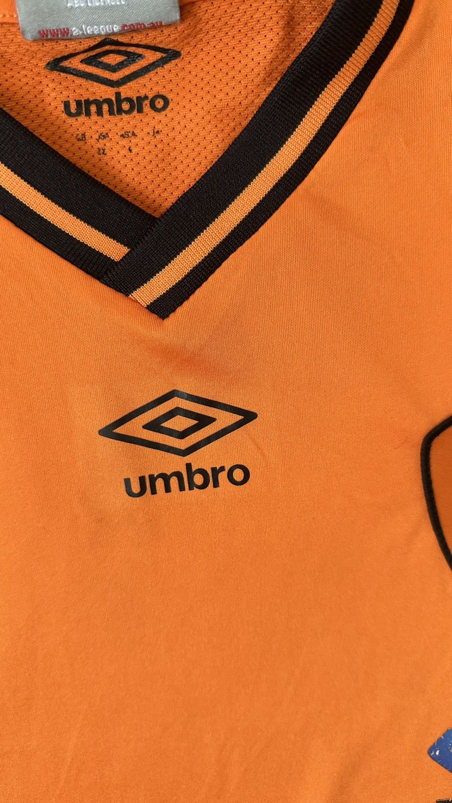 Umbro UMBRO BRISBANE ROAR FC 2015-16 HOME JERSEY Size US XL / EU 56 / 4 - 4 Thumbnail