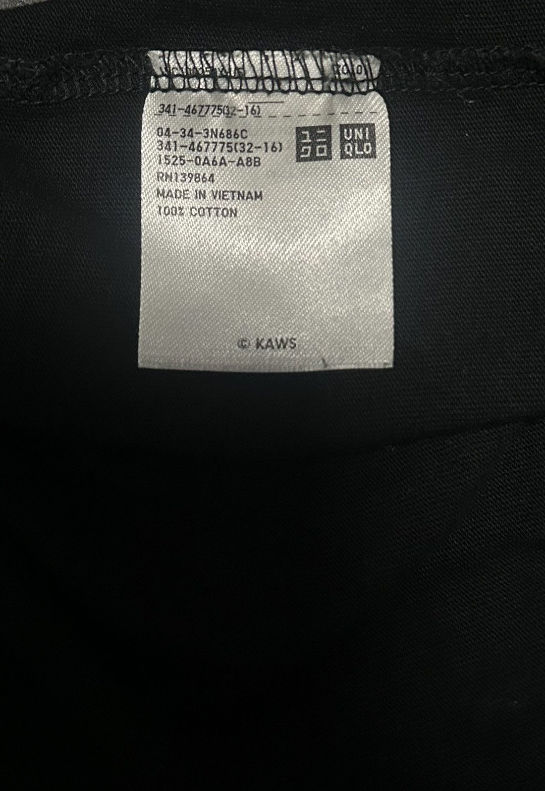 Kaws × Vintage KAWS x Uniqlo UT Size US L / EU 52-54 / 3 - 6 Thumbnail