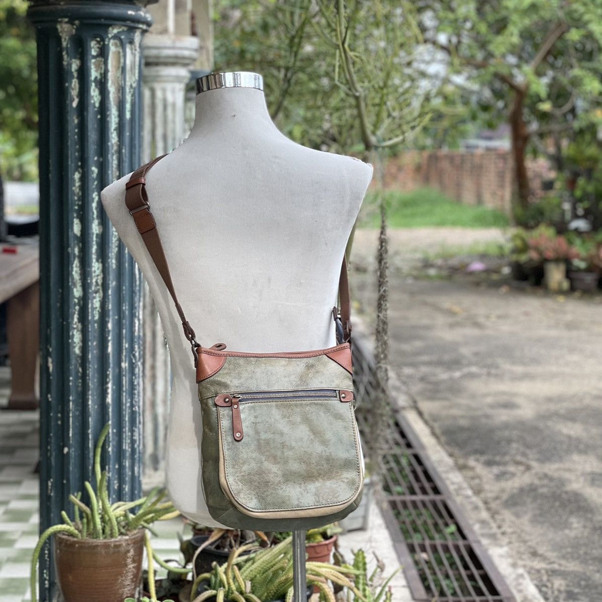 Japanese Brand × Leather C'omodo + plust Leather Sling Bag Size ONE SIZE - 3 Thumbnail