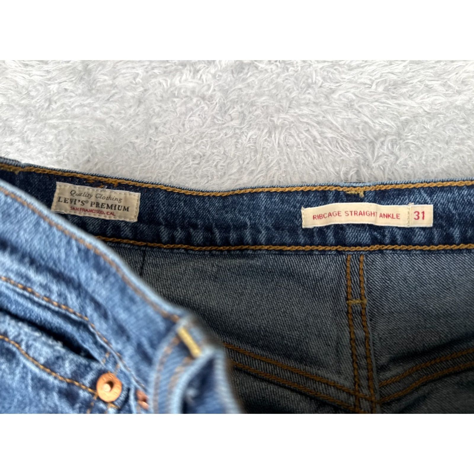 Levi's Levis Jeans Women Blue Distressed Premium Straight 31 24" Inseam 30x24 Vintage No 5-Pocket Design Button Zipper Denim Cotton Blend Shirt? Size 24" / US 00 / IT 34 - 6 Thumbnail