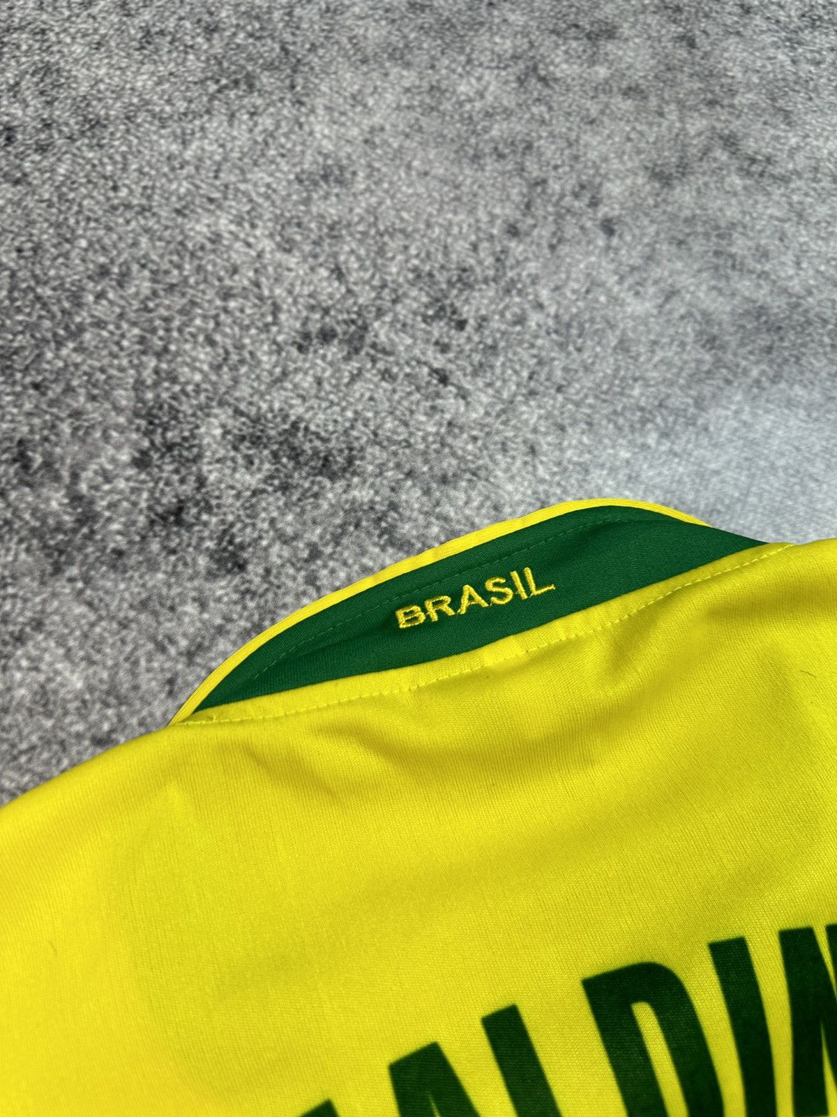Vintage Vintage 90s Brazil 10 Ronaldinho Soccer Jersey Blokecore L Size US L / EU 52-54 / 3 - 6 Thumbnail