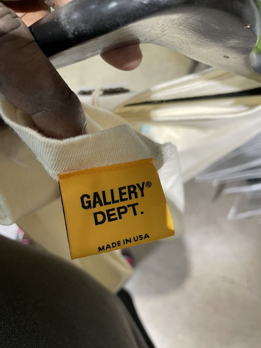 Gallery Dept. Gallery Dept. De La Galerie Long-Sleeve Cream Size US M / EU 48-50 / 2 - 7 Thumbnail