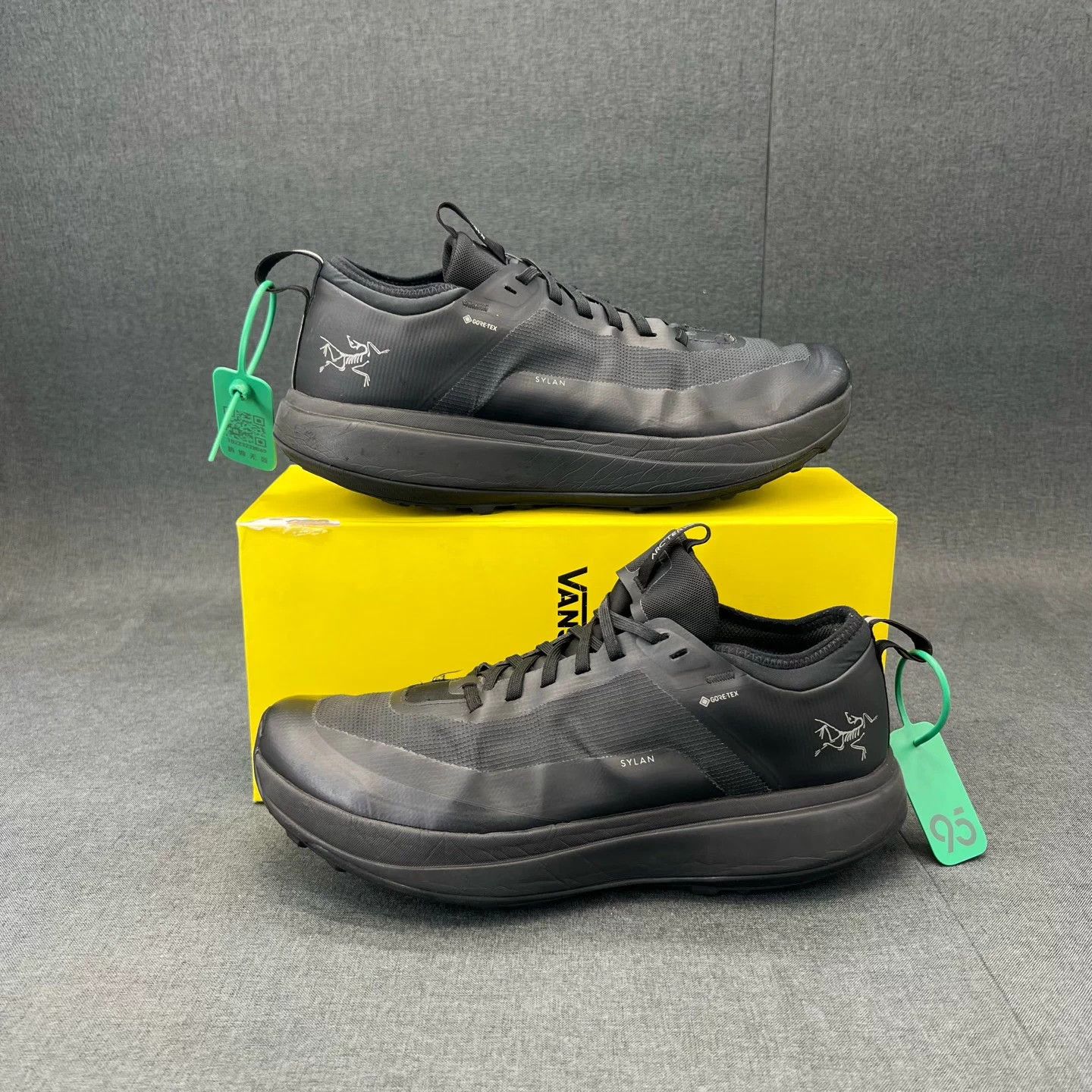 Other Arc'teryx Sylan Black 42.5 New w/ Box Size US 9 / EU 42 - 2 Thumbnail