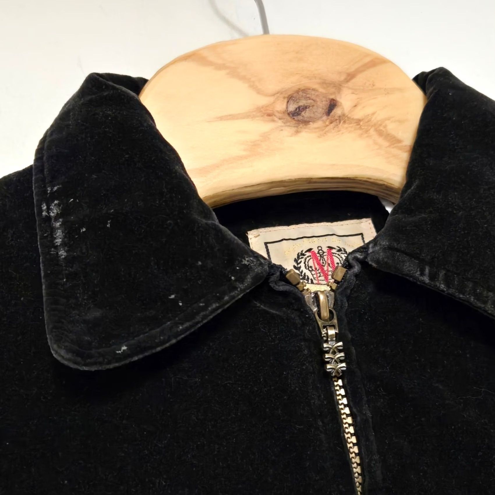 Bugle Boy VINTAGE Bugle Boy Crest Bomber Style Jacket Mens Medium Black Velour Rare Size US M / EU 48-50 / 2 - 4 Thumbnail