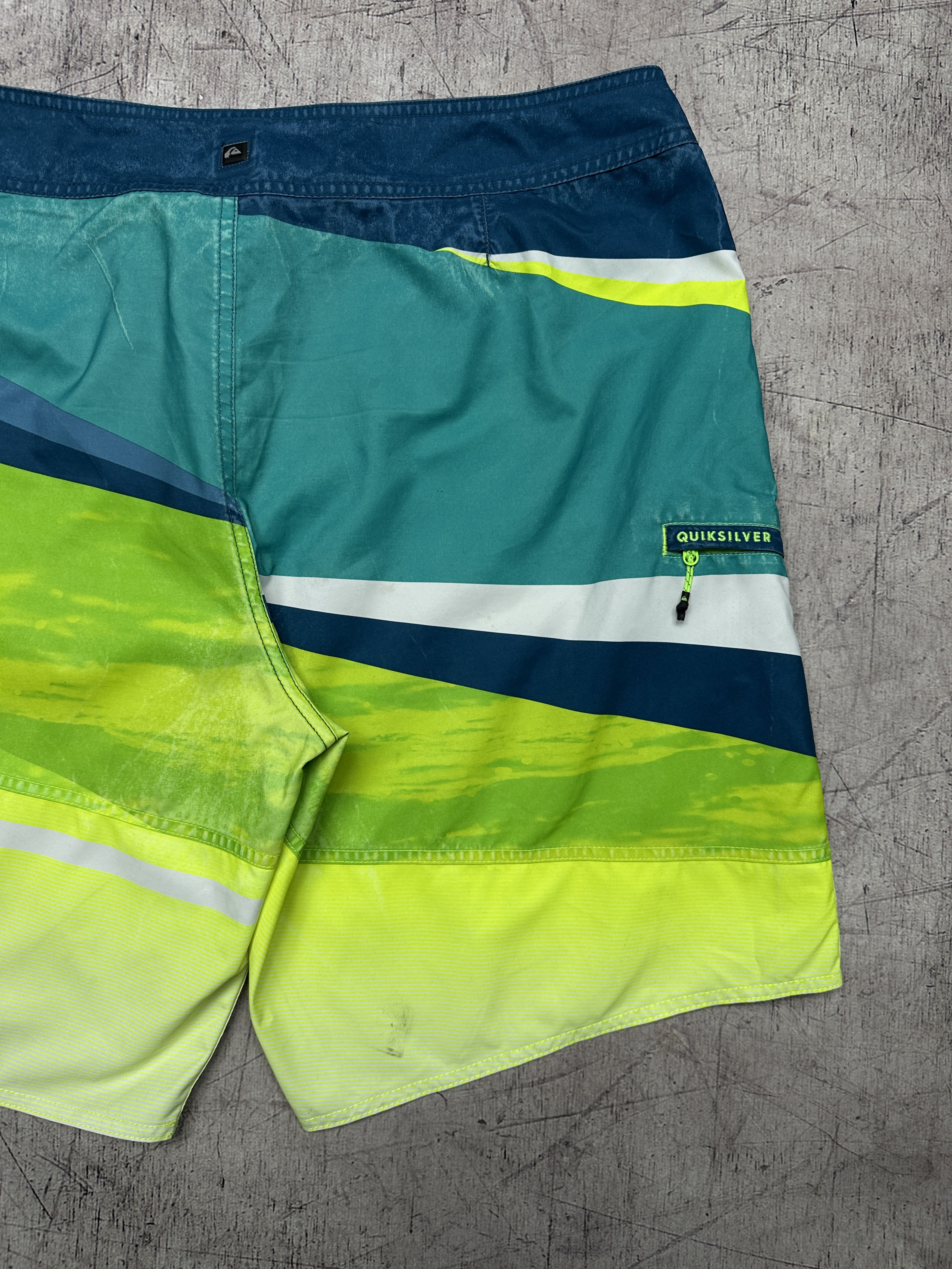 Quiksilver Quiksilver Mens Big Logo Surf Style Swimming Shorts Size US 36 / EU 52 - 9 Thumbnail
