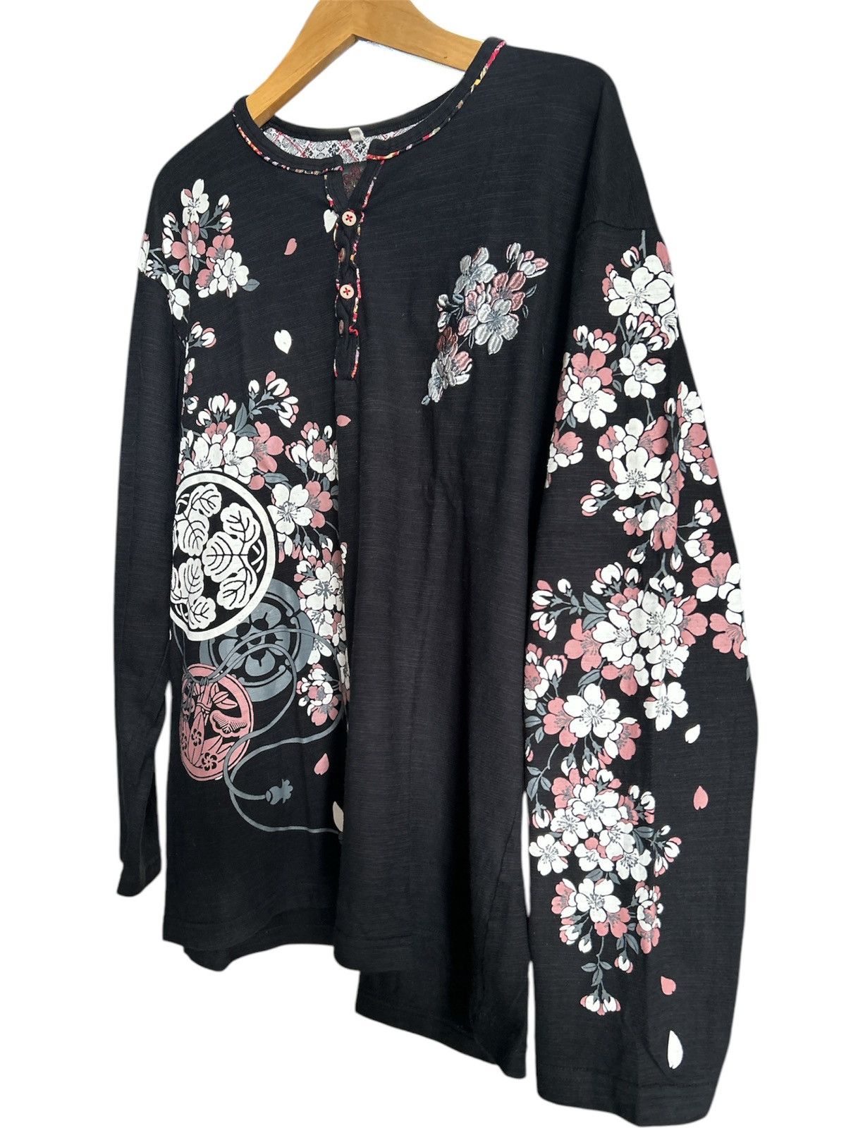 If Six Was Nine × Le Grande Bleu (L.G.B.) × Yohji Yamamoto Vintage Floral Henley Long Sleeve – Black Size US XXL / EU 58 / 5 - 12 Thumbnail
