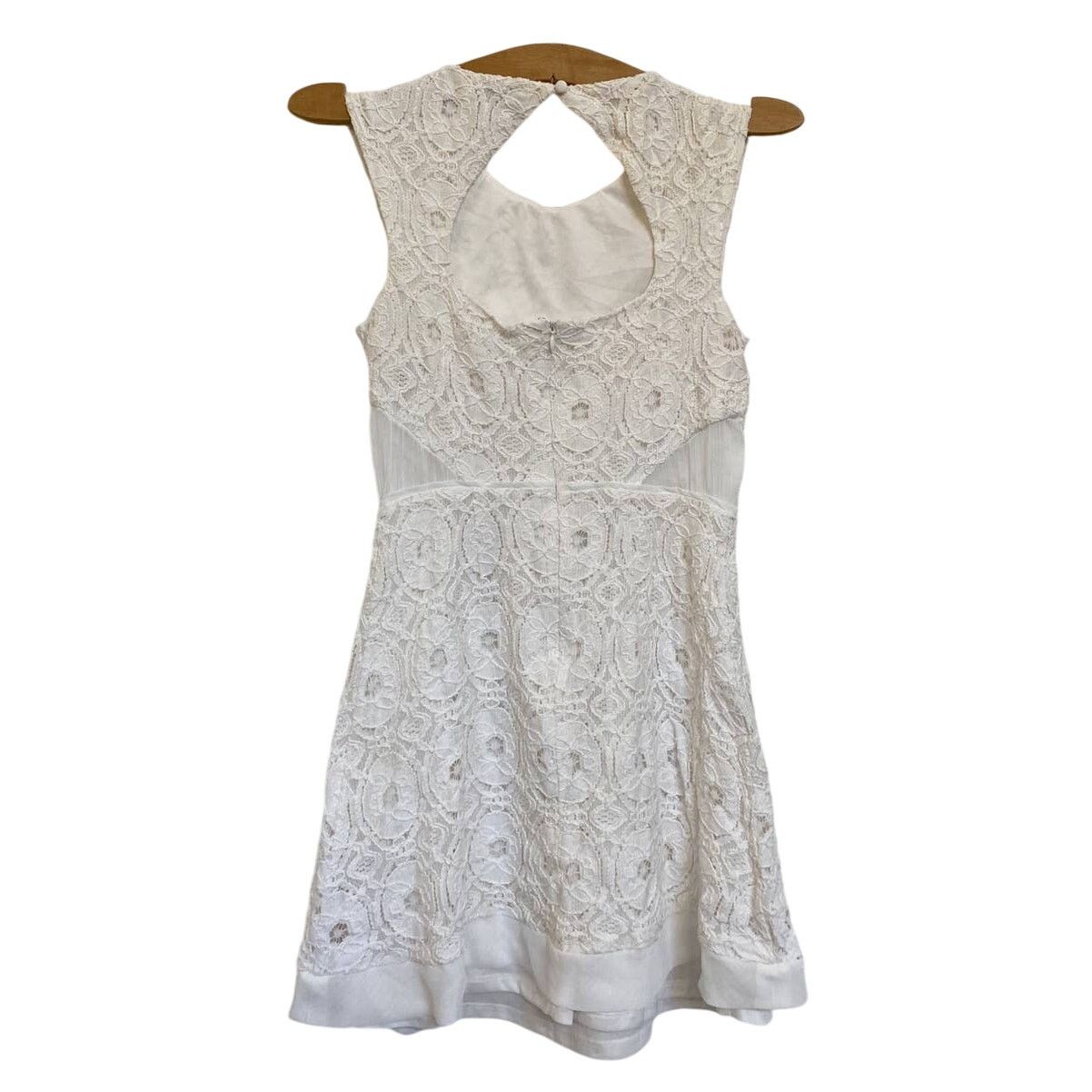 Urban Outfitters Urban Outfitters Kimchi Blue Camilla Medallion Lace Dress 4 Size S / US 4 / IT 40 - 6 Thumbnail