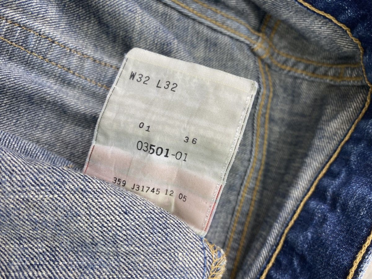 Levi's Vintage Clothing 00s Vintage Levis 501 Distressed Straight 32x33 Faded Jeans Size US 30 / EU 46 - 13 Thumbnail