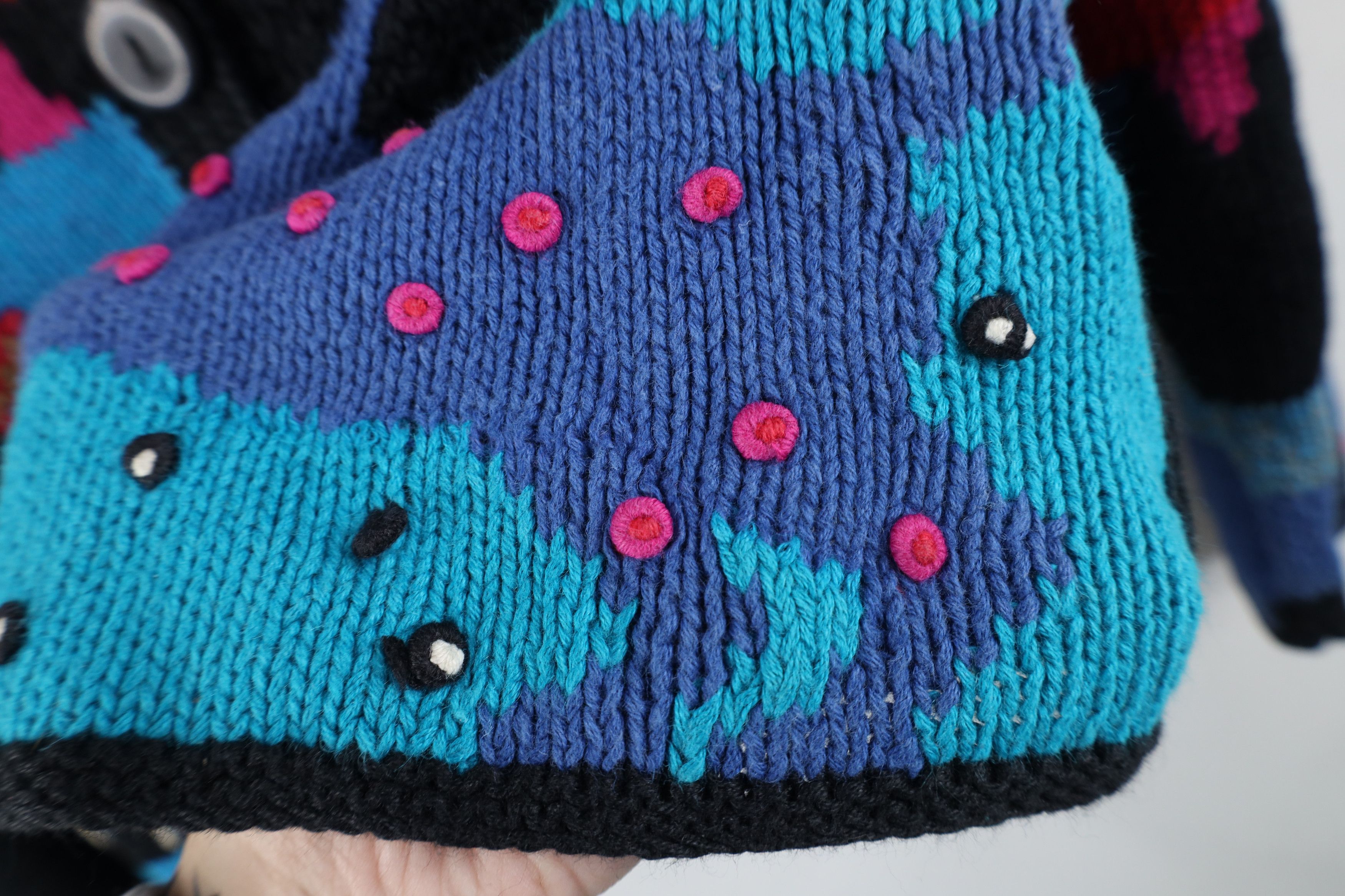 Vintage Vintage 90s Streetwear Animal Hand Knit Cardigan Sweater Size L / US 10 / IT 46 - 10 Thumbnail