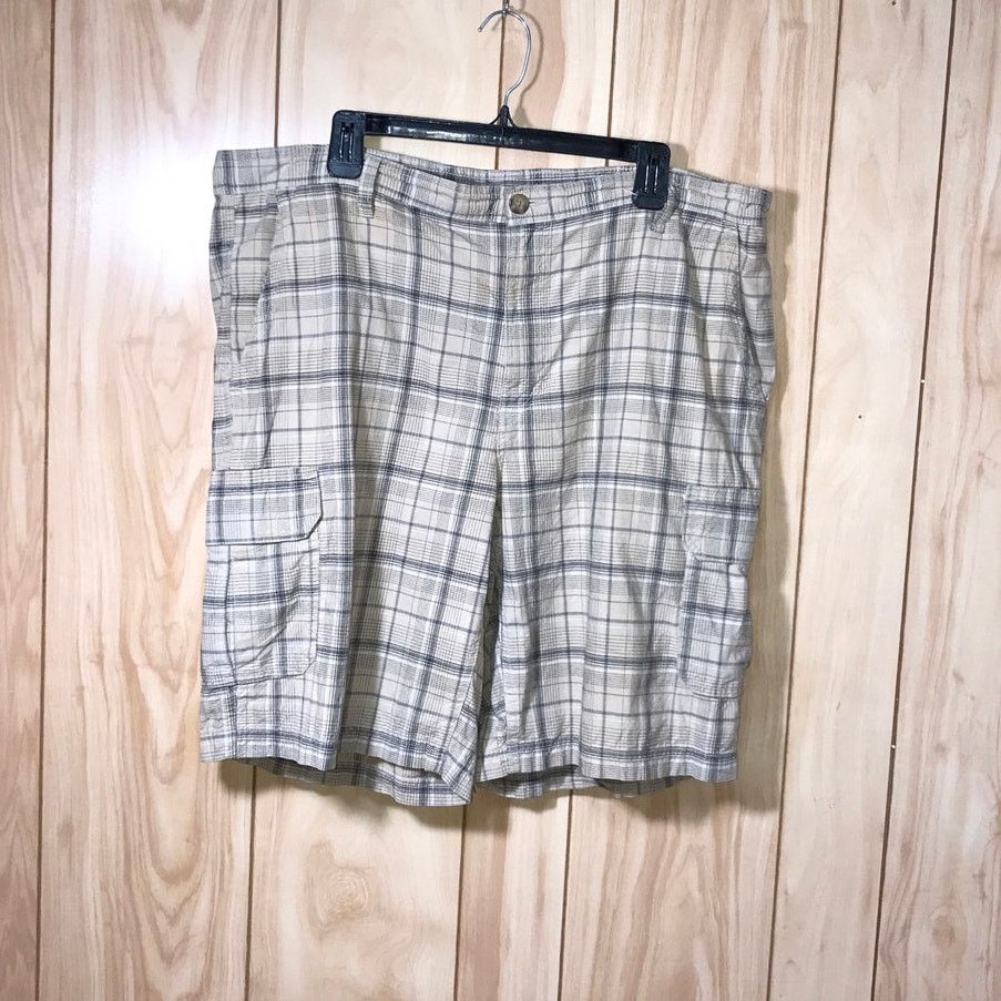 Basic Editions Basic Editions Tan Plaid Cotton Cargo Shorts Men 40 Size US 40 / EU 56 - 1 Thumbnail
