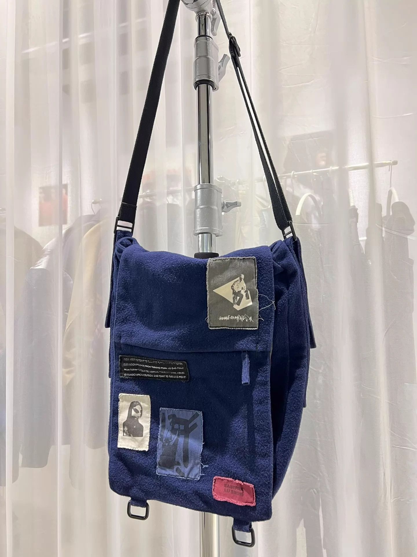 Raf Simons Raf Simons x Eastpak FW08 Wool Crossbody Bag Navy Blue Size ONE SIZE - 2 Thumbnail