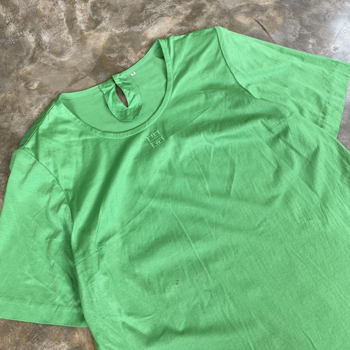 Givenchy Vintage 90s Givenchy Center Logo Shirt Size L / US 10 / IT 46 - 2 Thumbnail