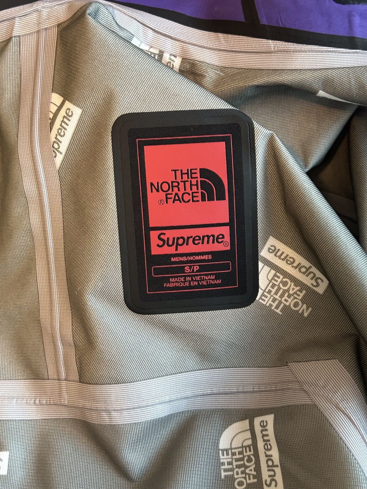 Supreme × The North Face Supreme x The North Face split jacket - goretex Size US S / EU 44-46 / 1 - 11 Thumbnail