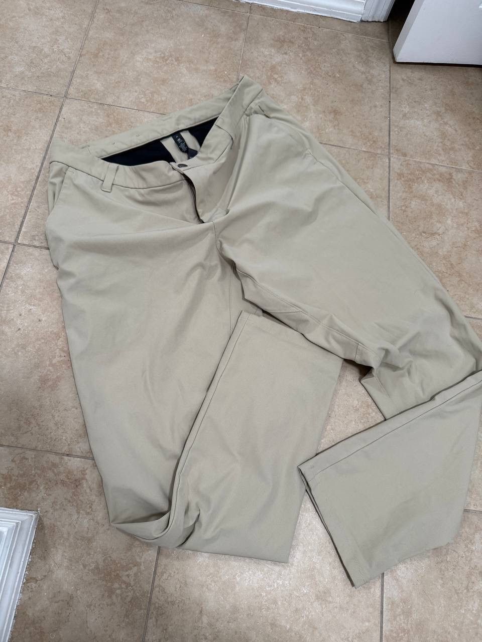 Lululemon Lululemon Khaki Pants Beige Tan men’s 34 size Size US 34 / EU 50 - 1 Thumbnail