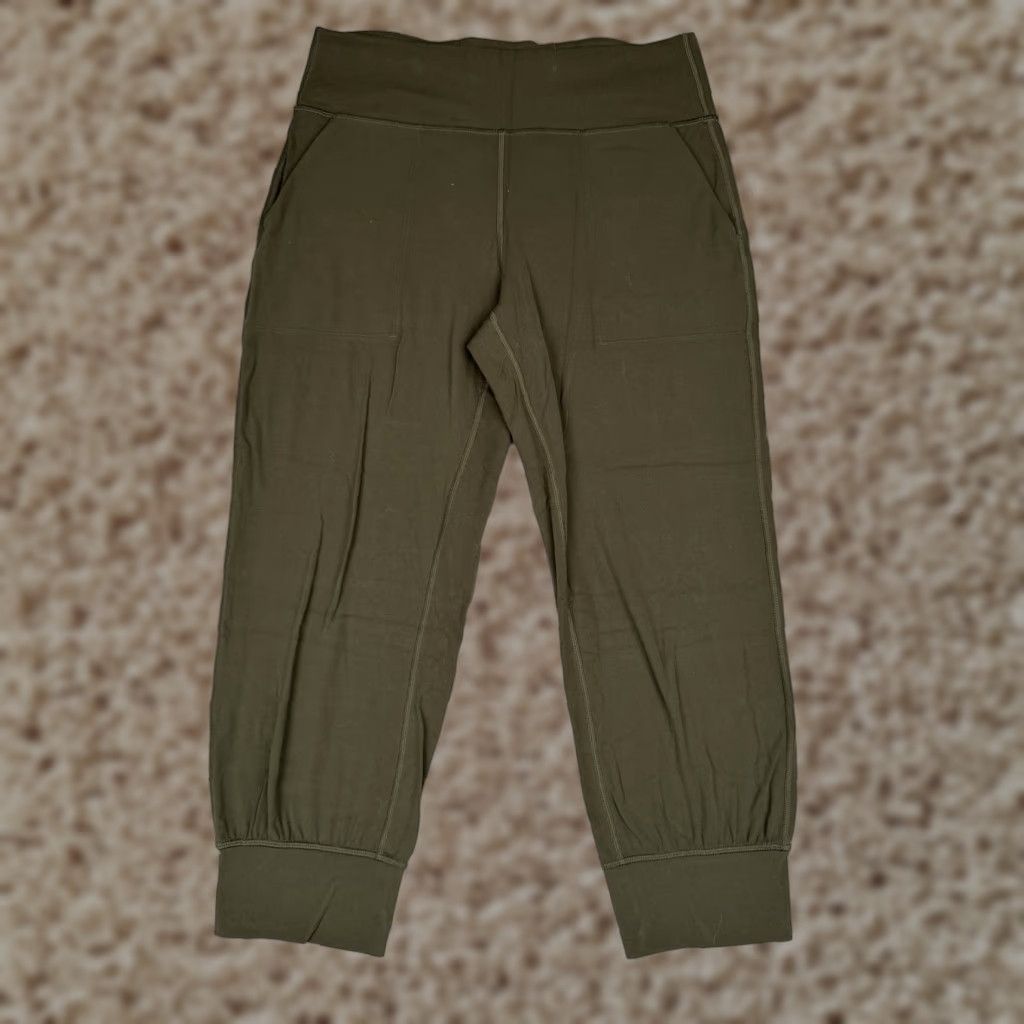 Lululemon Lululemon Pants Women 10 Green Align Jogger Crop 23" Gym Yoga Workout W6ATAS Size 32" / US 10 / IT 46 - 1 Thumbnail