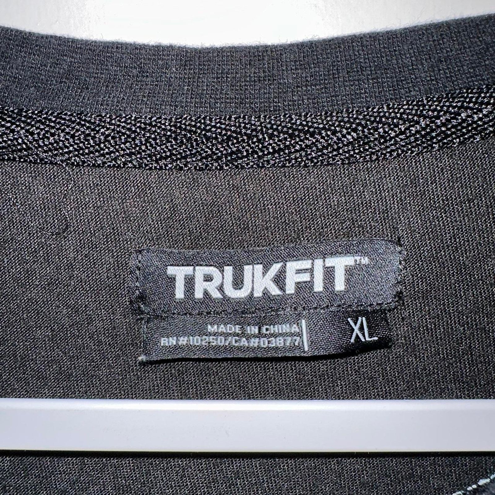 TRUKFIT Trukfit T Shirt Colorblock Zipper Detail Lil Wayne size XL Size US XL / EU 56 / 4 - 2 Thumbnail